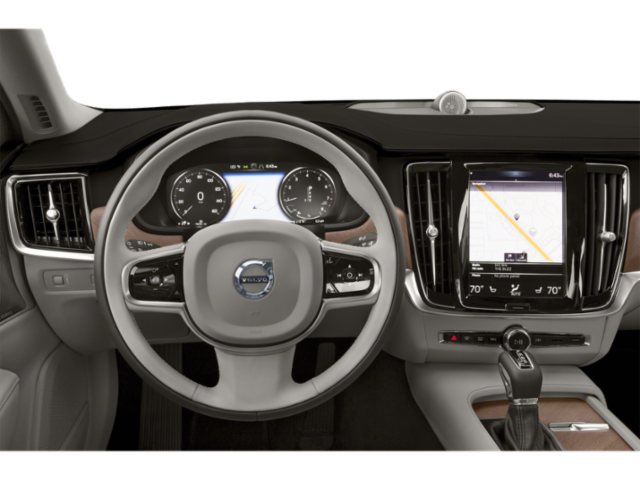 2018 Volvo S90 Momentum