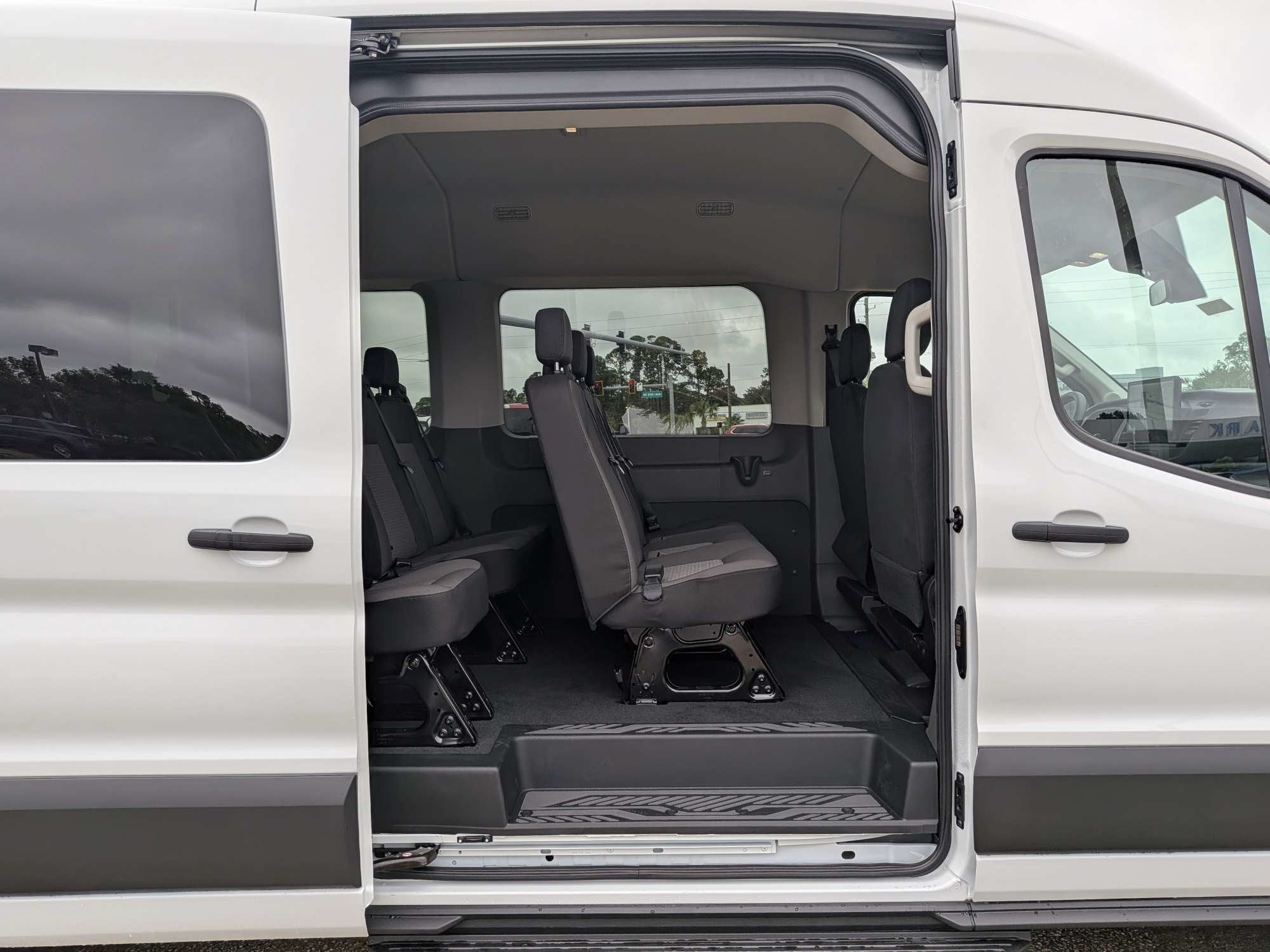 2027 Ford Transit Passenger Wagon XL