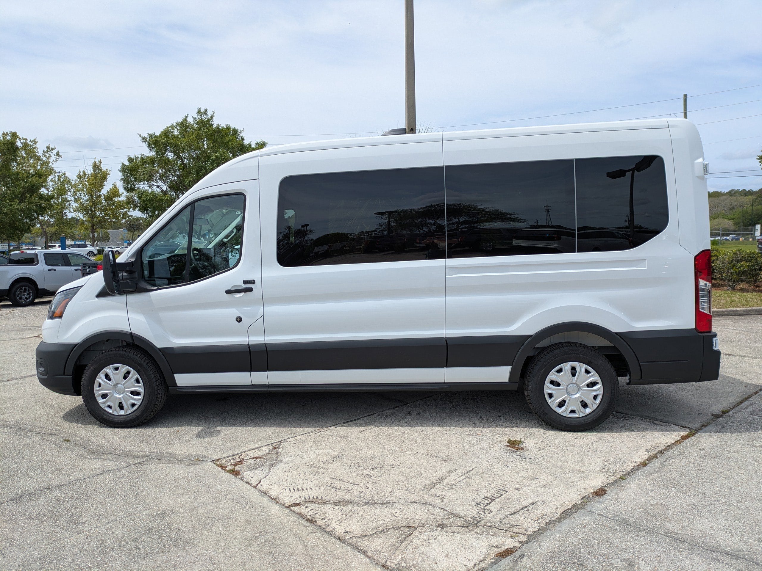 2026 Ford Transit Passenger Wagon XL