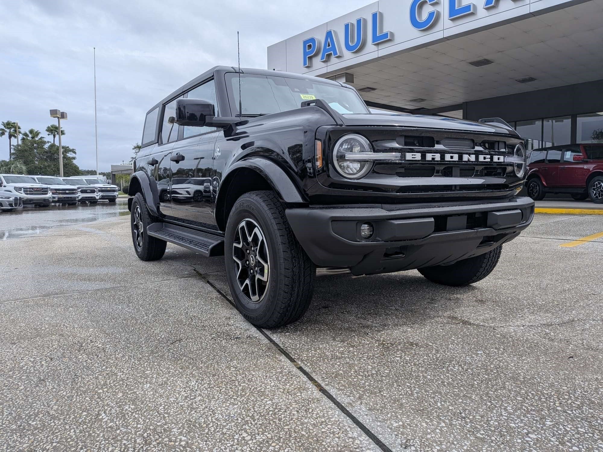 2026 Ford Bronco Outer Banks