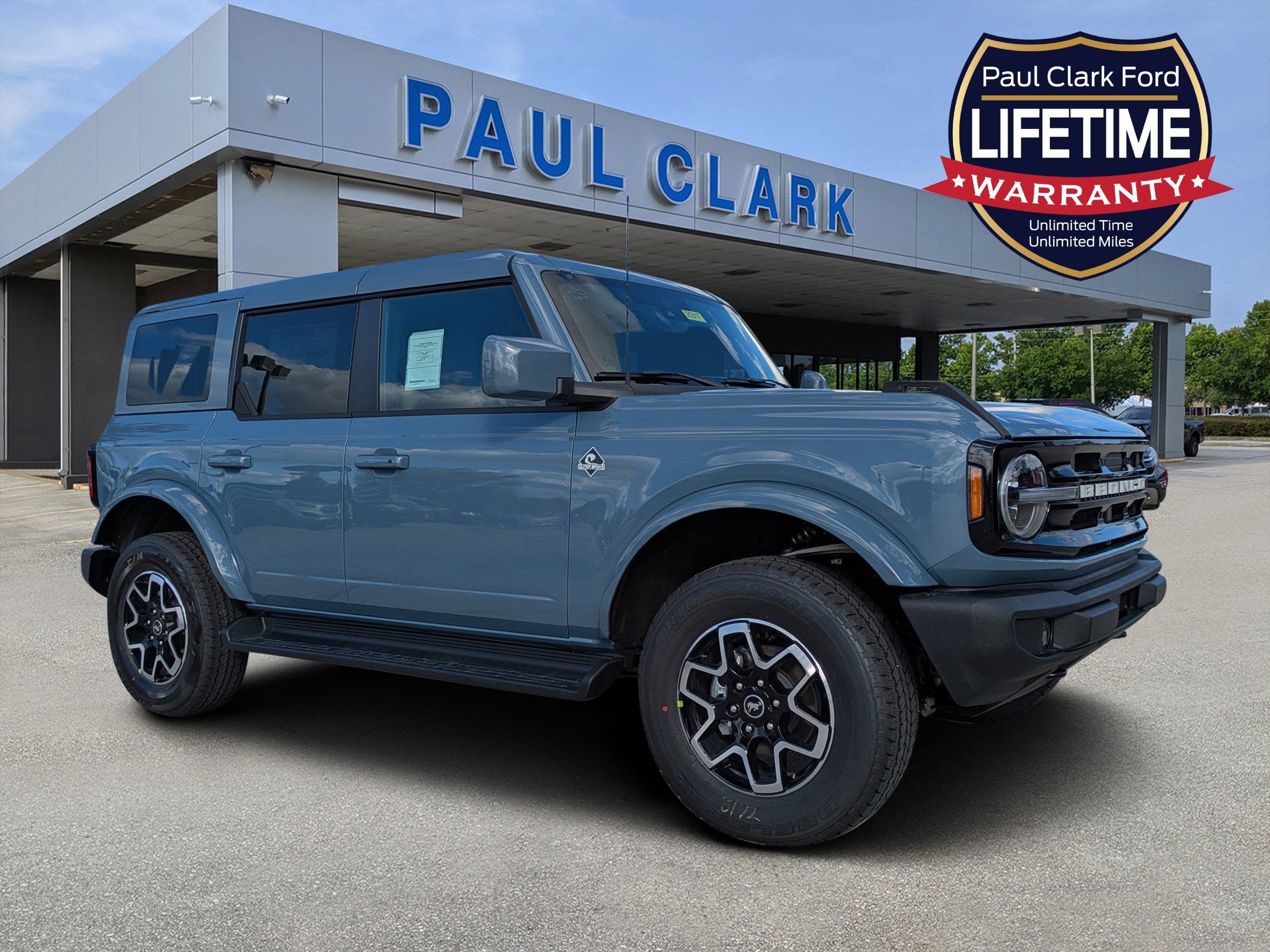 2025 Ford Bronco Outer Banks