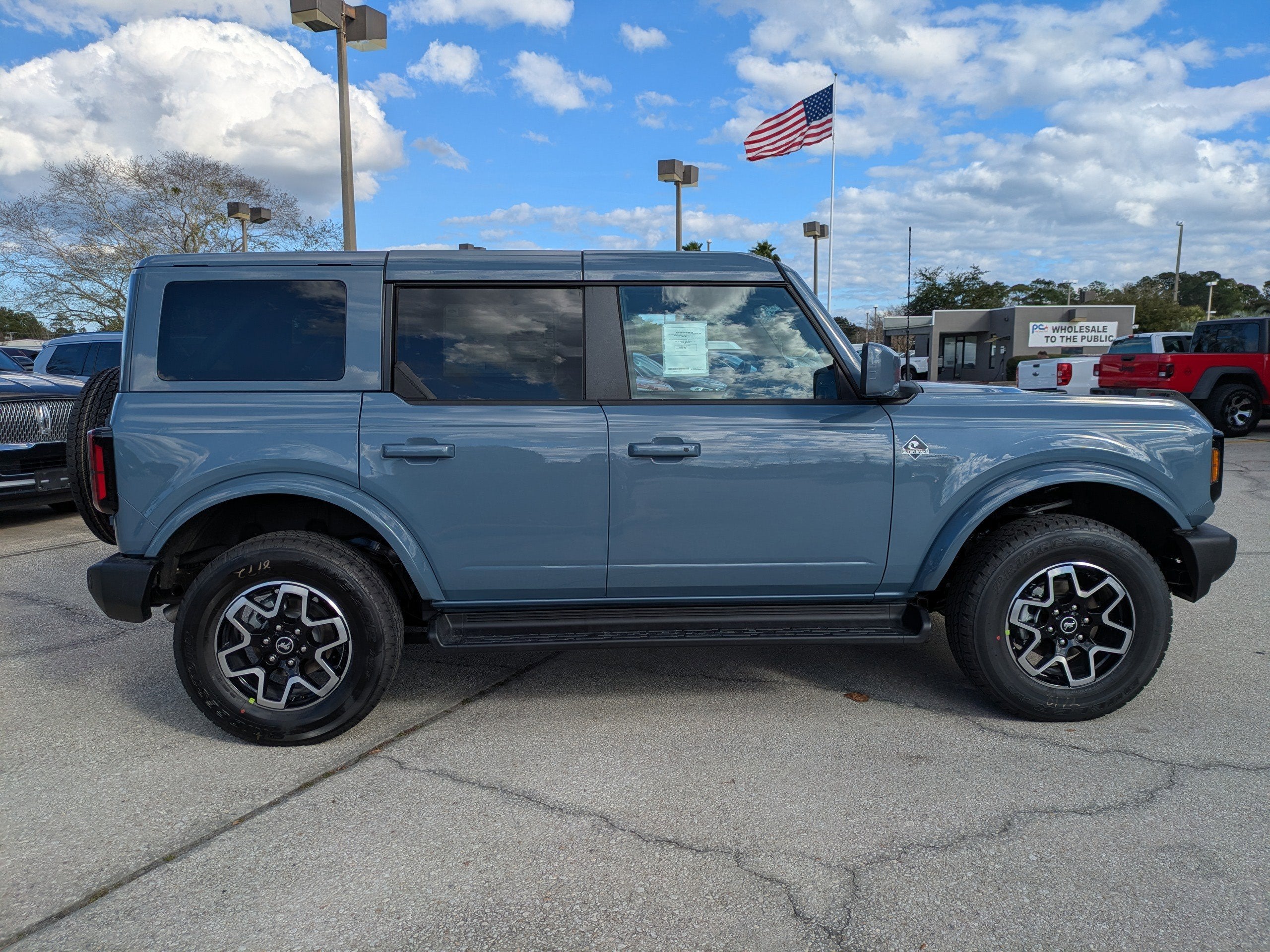 2025 Ford Bronco Outer Banks