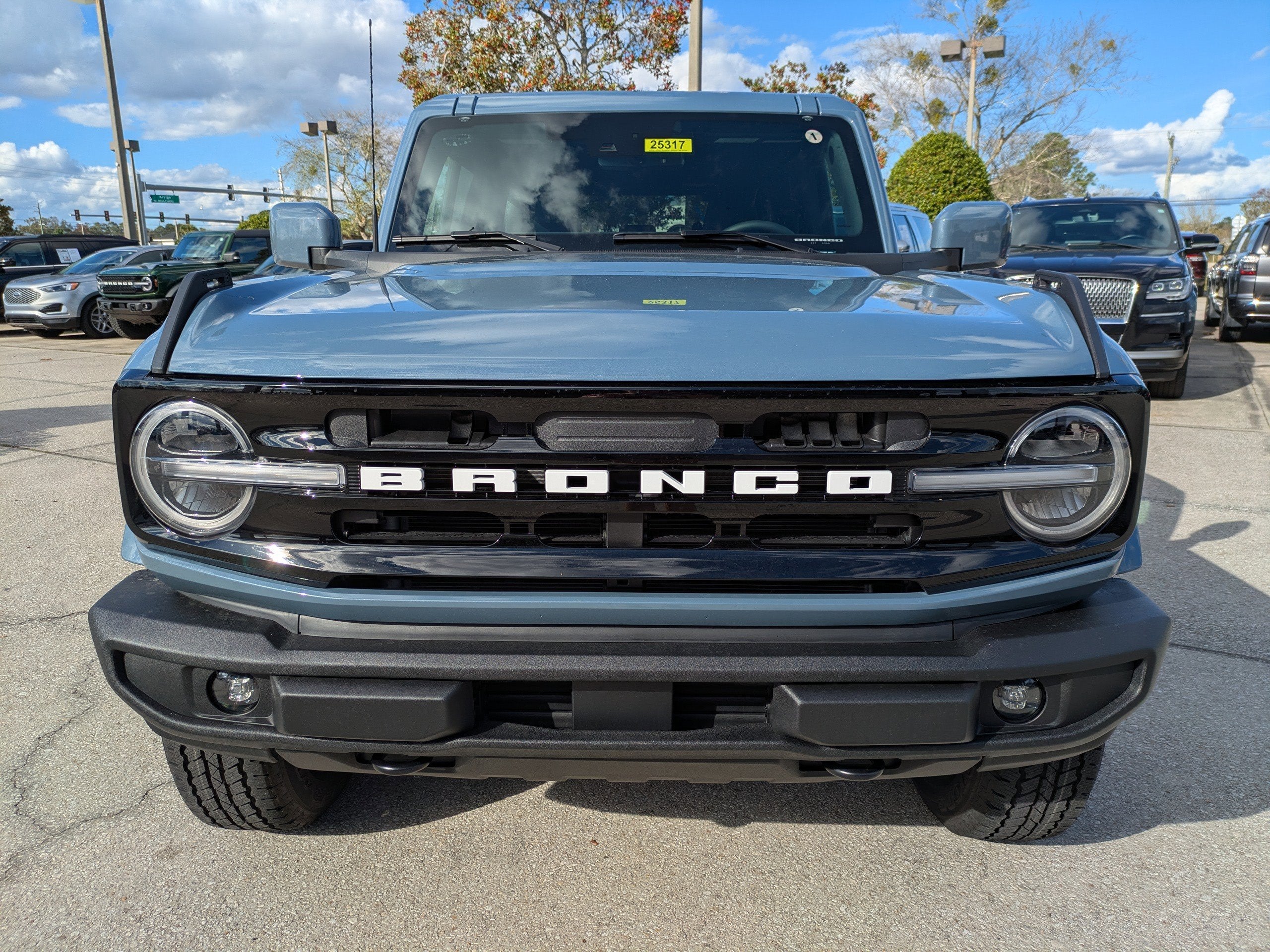 2025 Ford Bronco Outer Banks