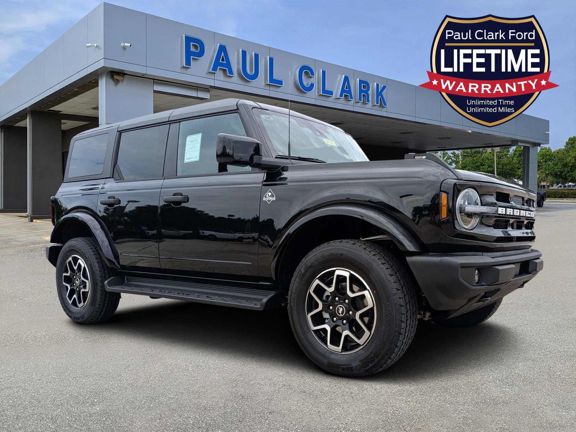 2026 Ford Bronco Outer Banks