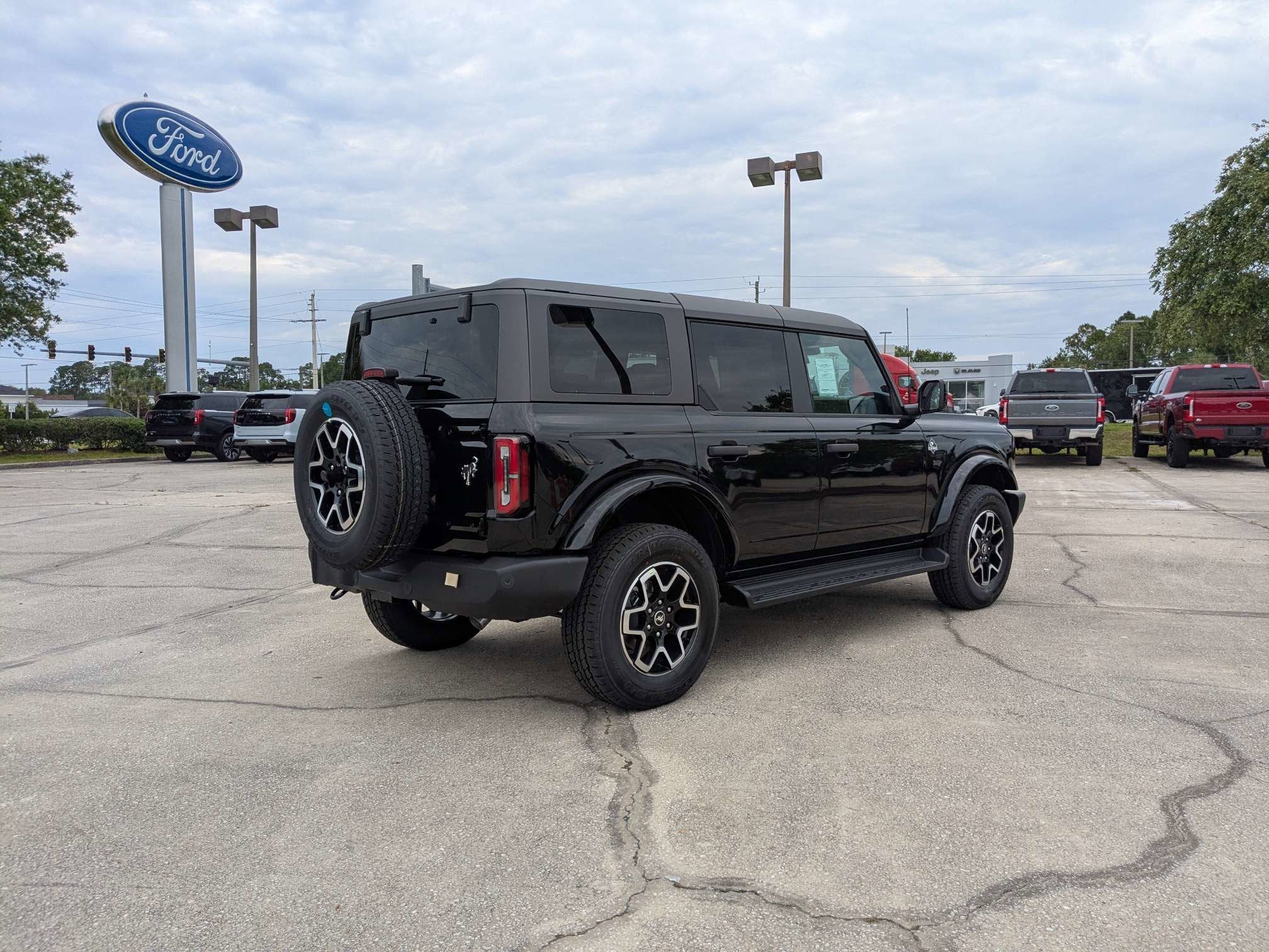 2026 Ford Bronco Outer Banks