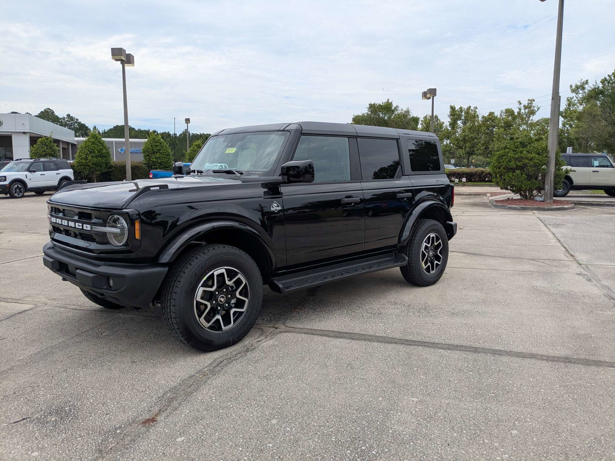 2026 Ford Bronco Outer Banks