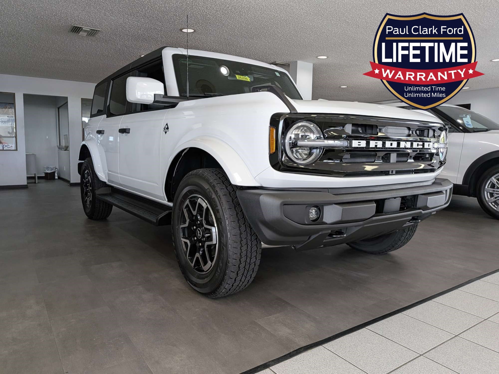 2026 Ford Bronco Outer Banks