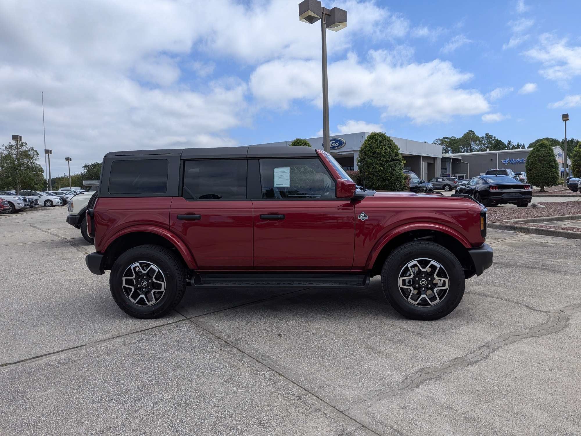 2026 Ford Bronco Outer Banks