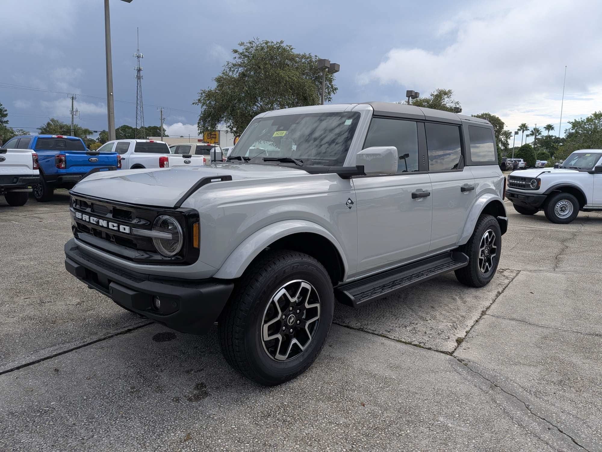 2026 Ford Bronco Outer Banks