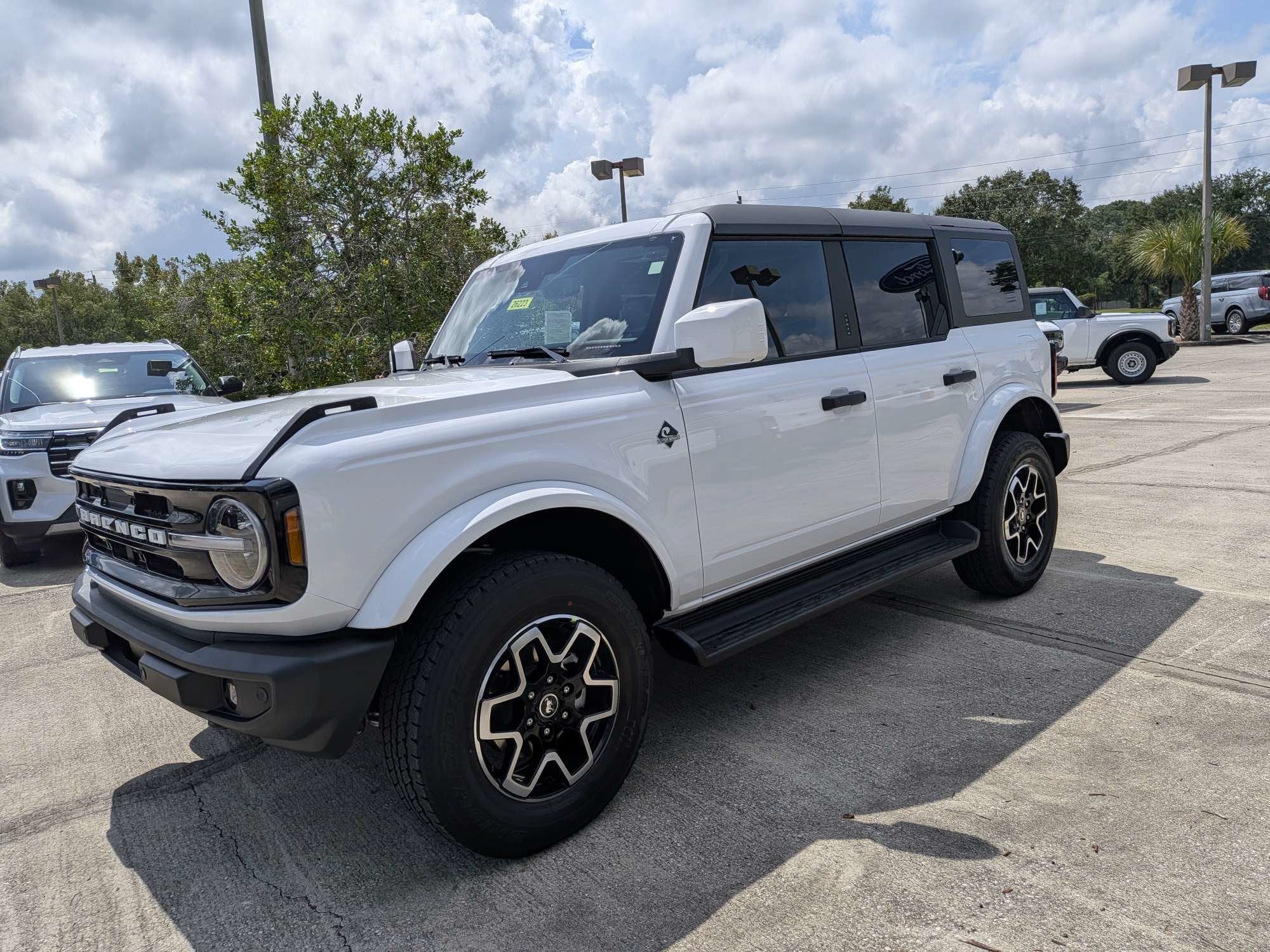2026 Ford Bronco Outer Banks