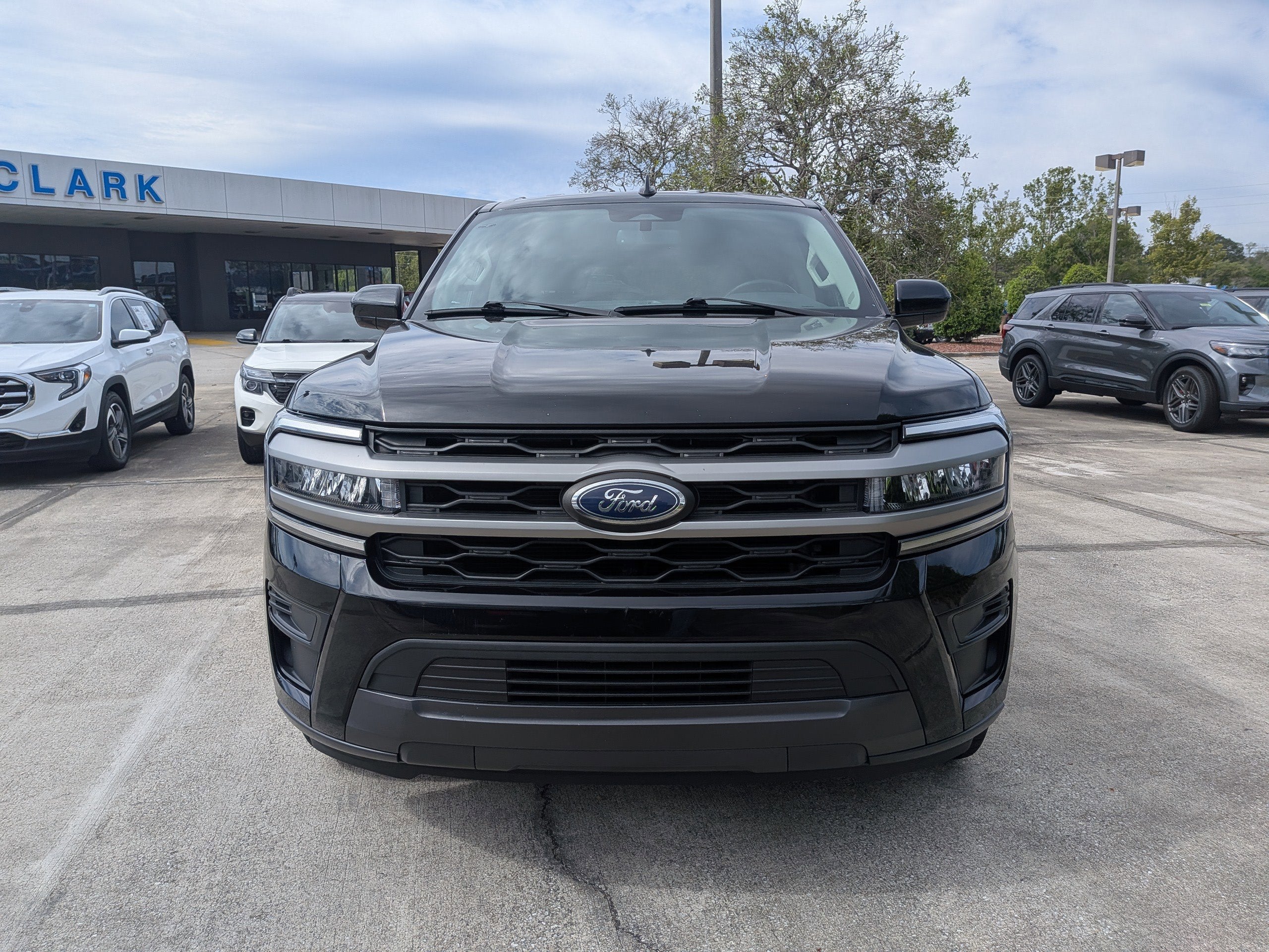 2024 Ford Expedition Max XLT