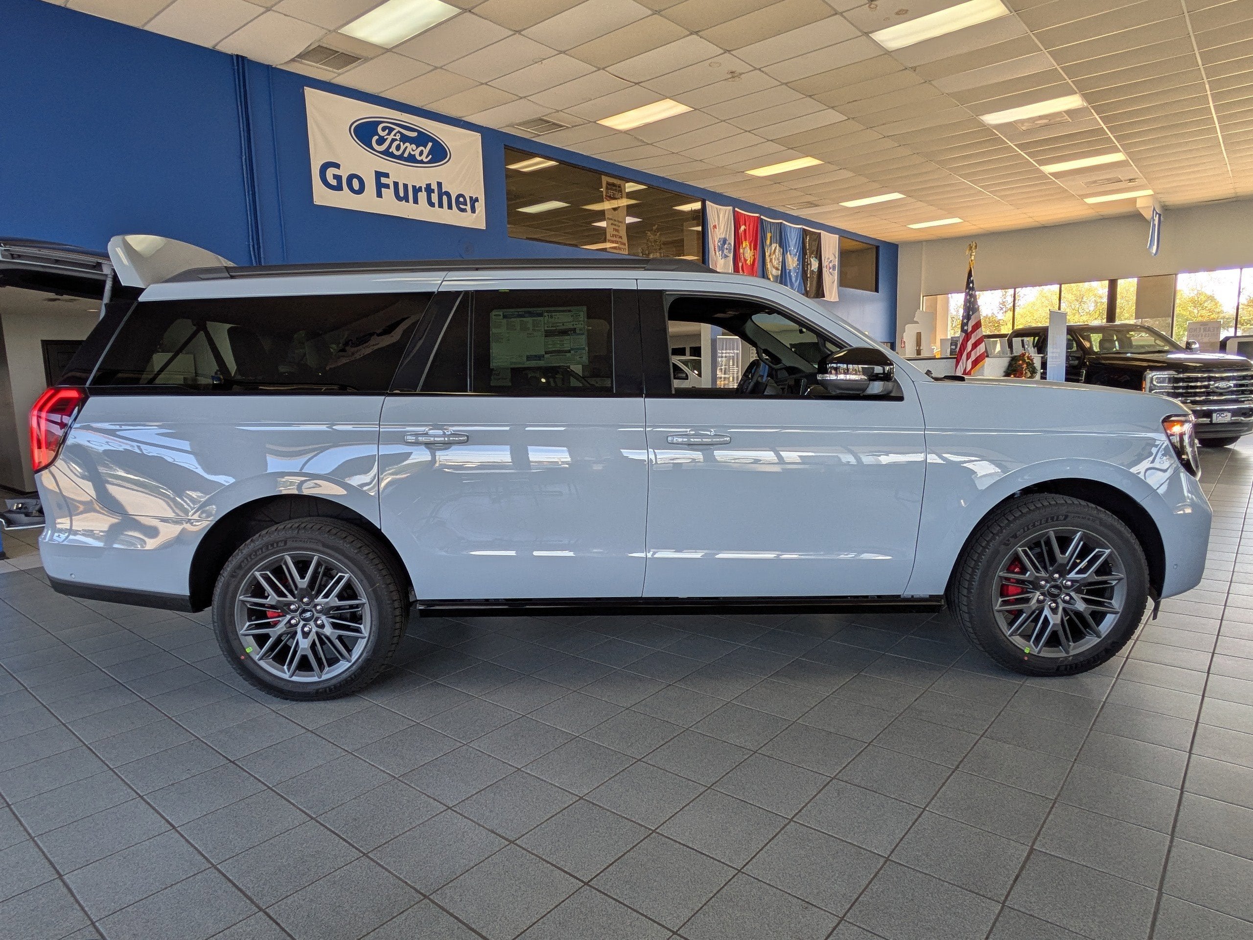 2025 Ford Expedition Max Platinum