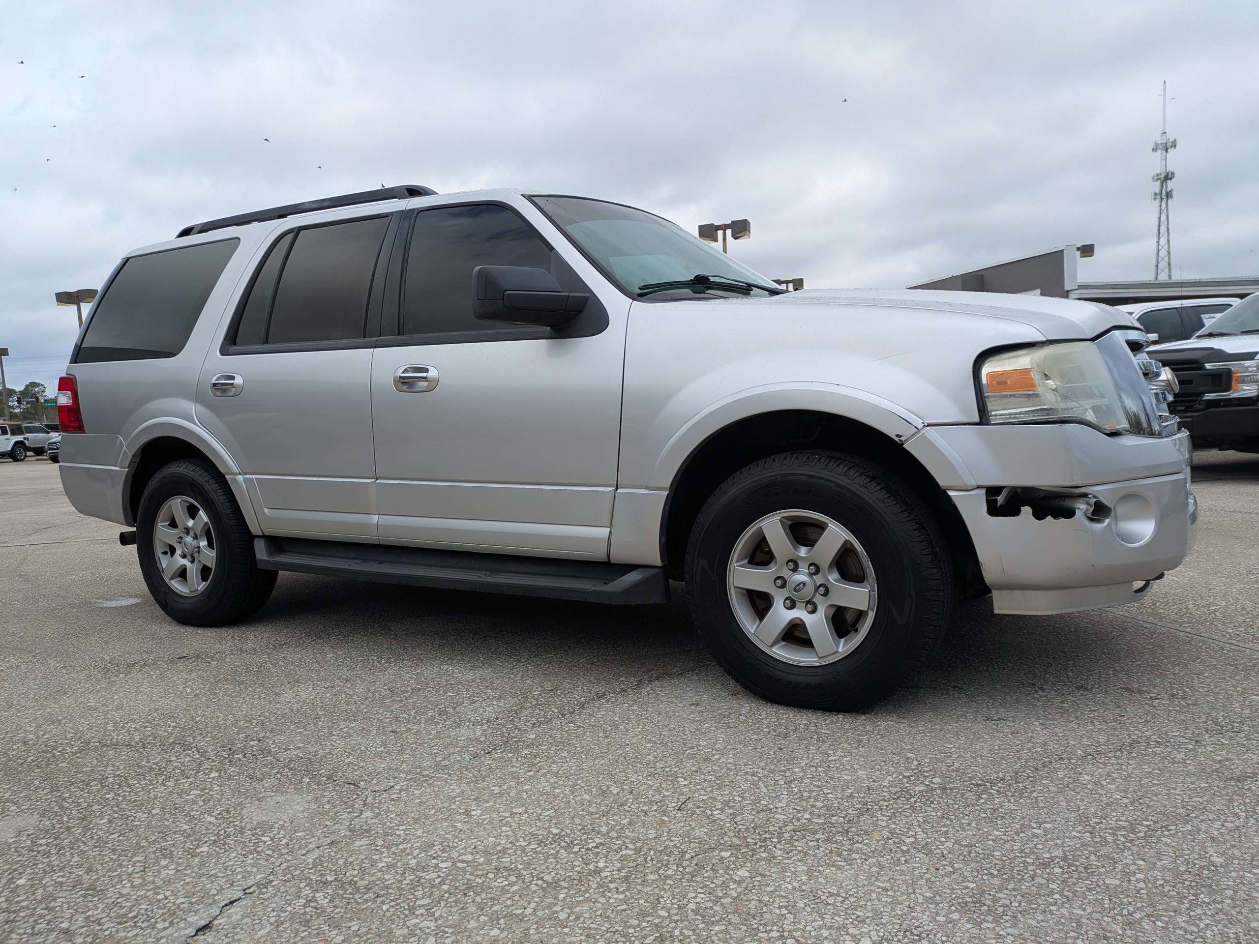 Used 2010 Ford Expedition XLT with VIN 1FMJU1G5XAEB57101 for sale in Yulee, FL