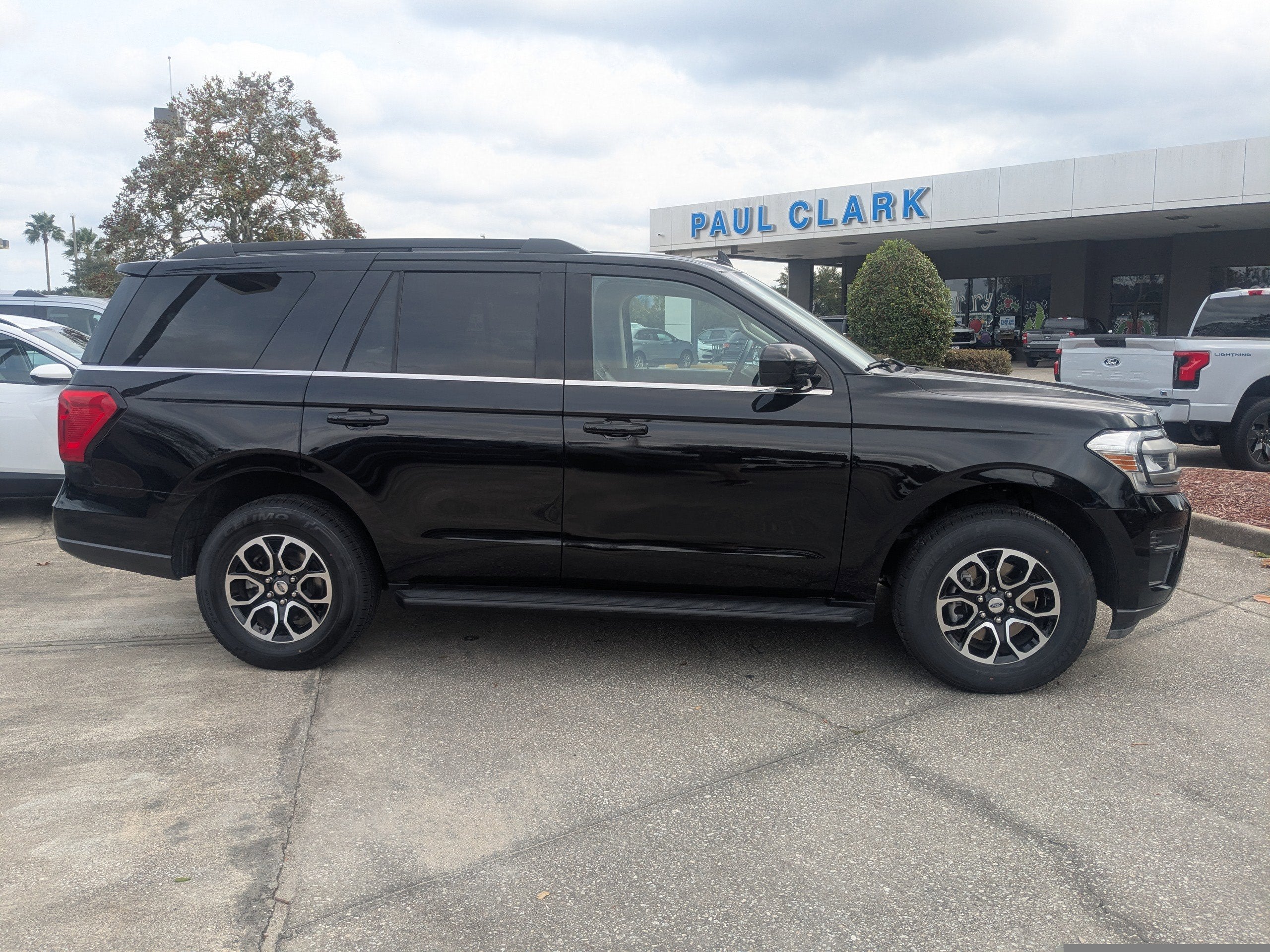 2024 Ford Expedition XLT