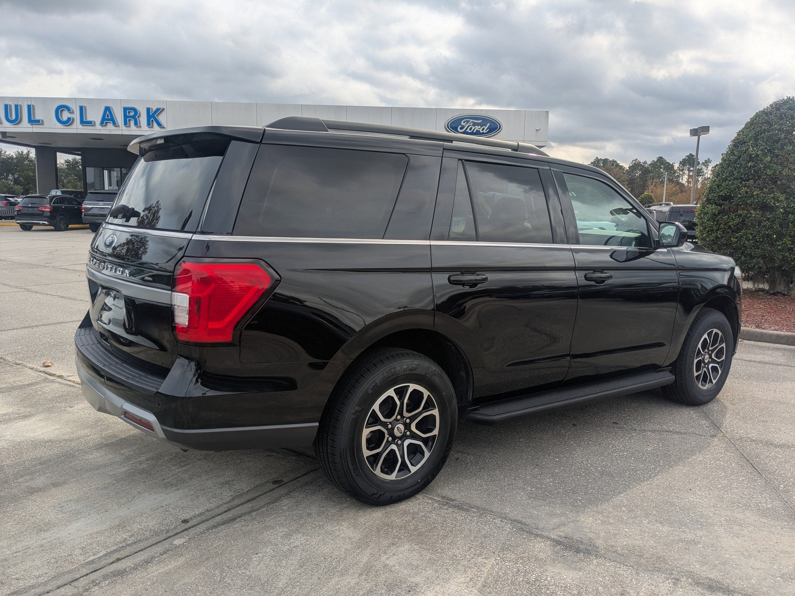 2024 Ford Expedition XLT