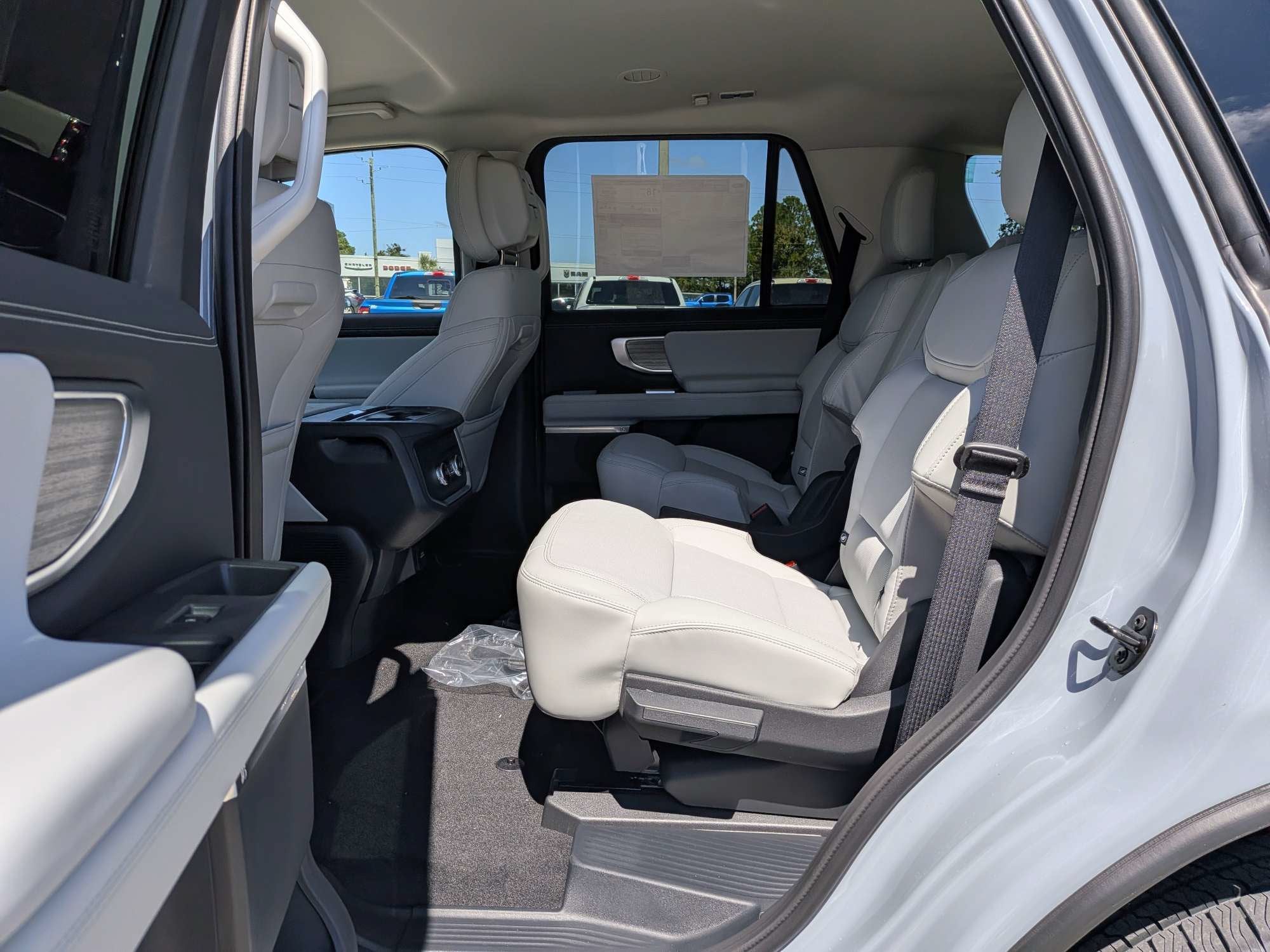 2027 Ford Expedition Platinum