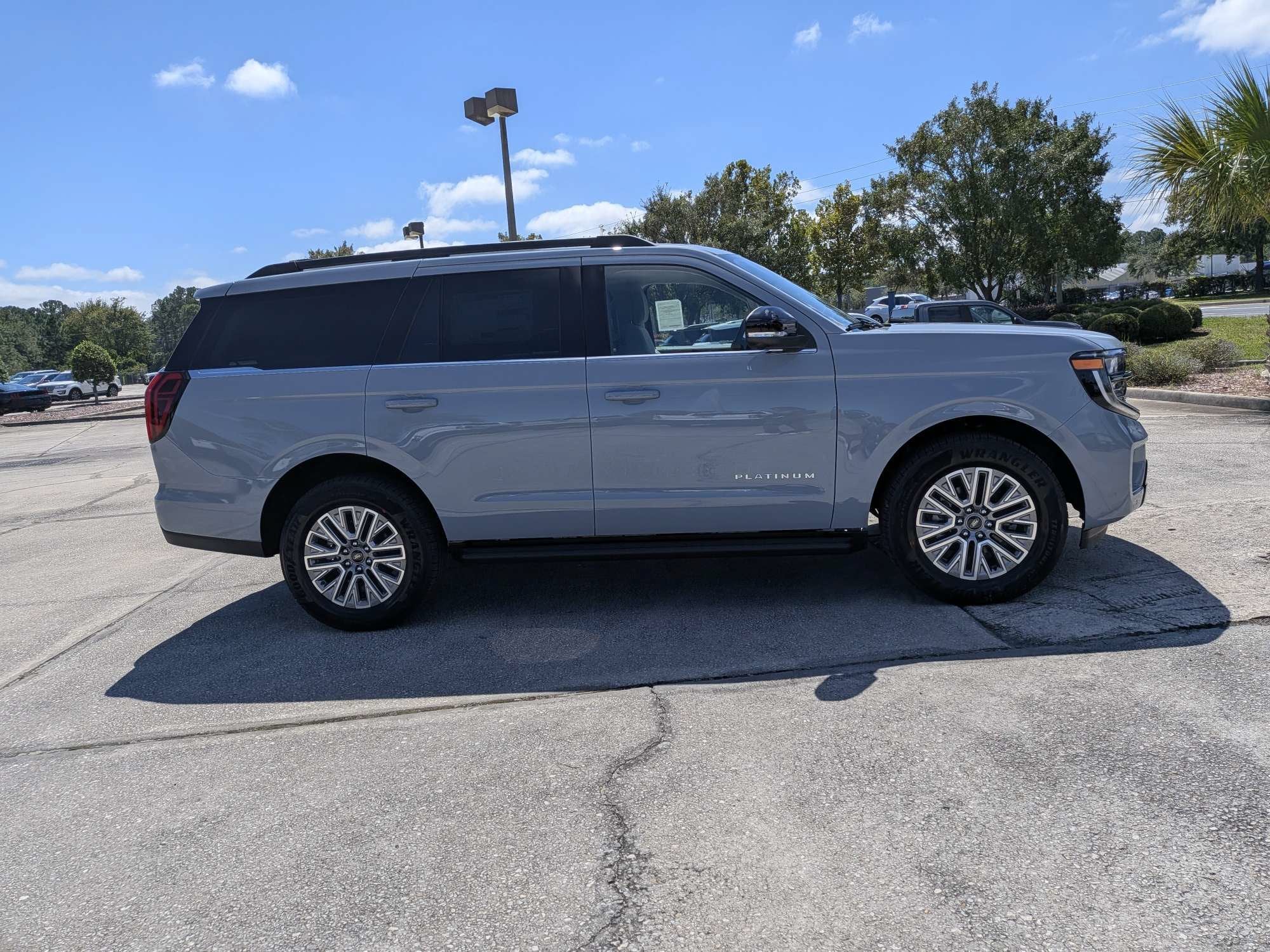 2027 Ford Expedition Platinum