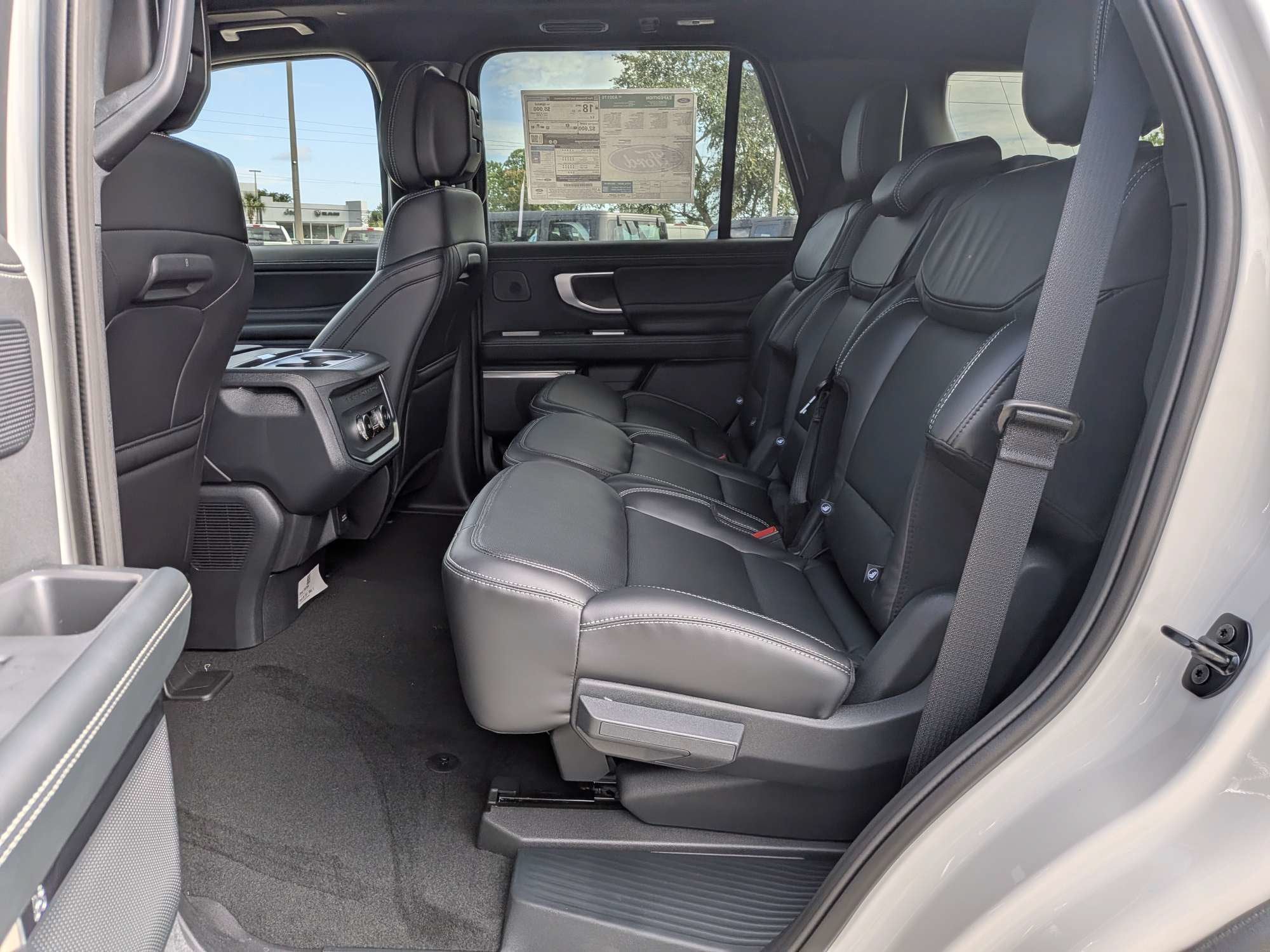 2027 Ford Expedition Platinum