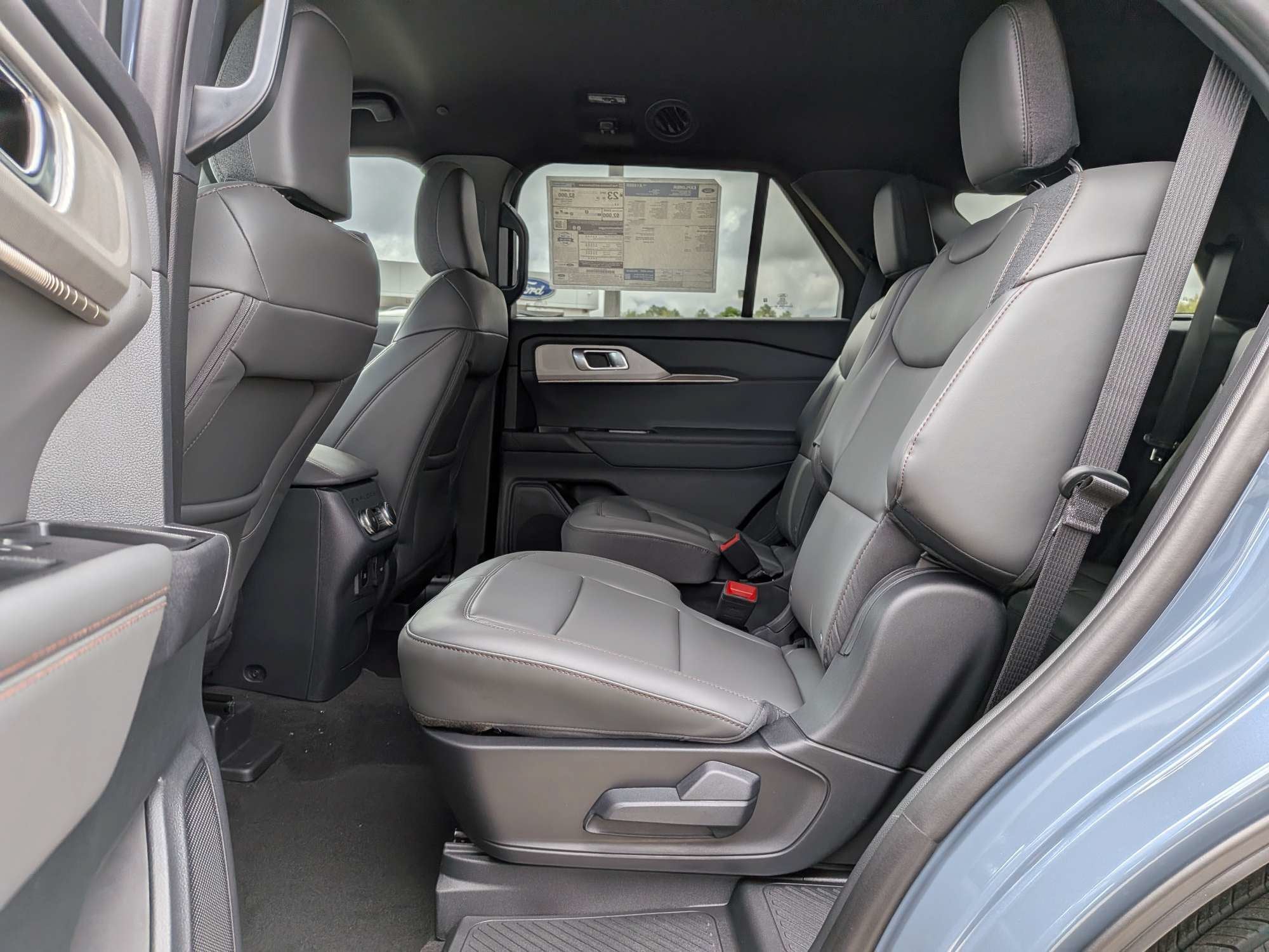 2027 Ford Explorer Active w/200A Pkg