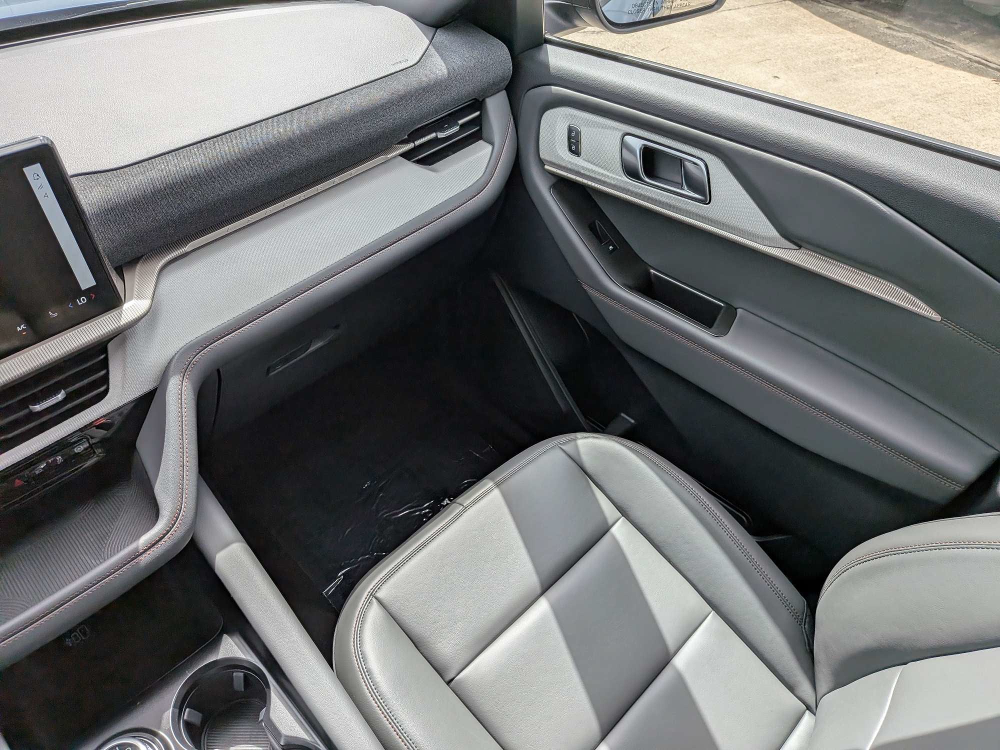2027 Ford Explorer Active w/200A Pkg