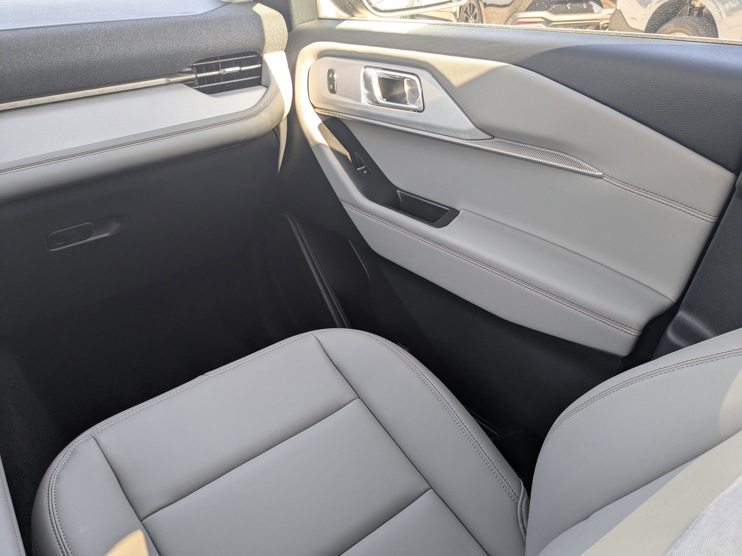 2026 Ford Explorer Active w/100A Pkg