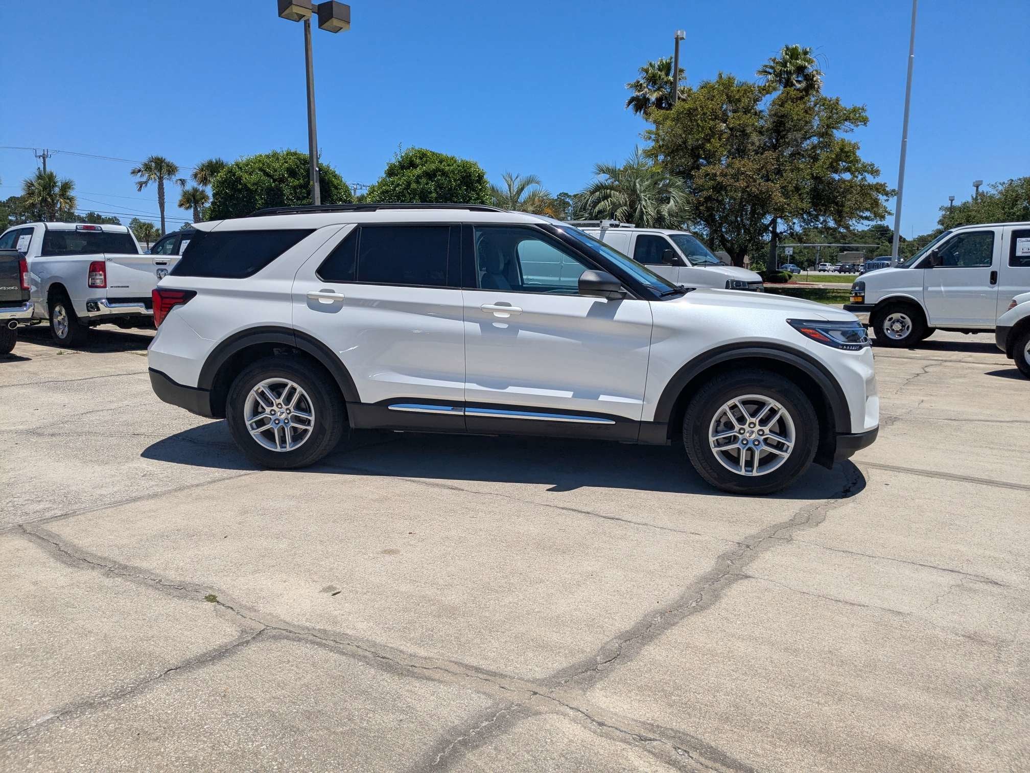 2025 Ford Explorer Active
