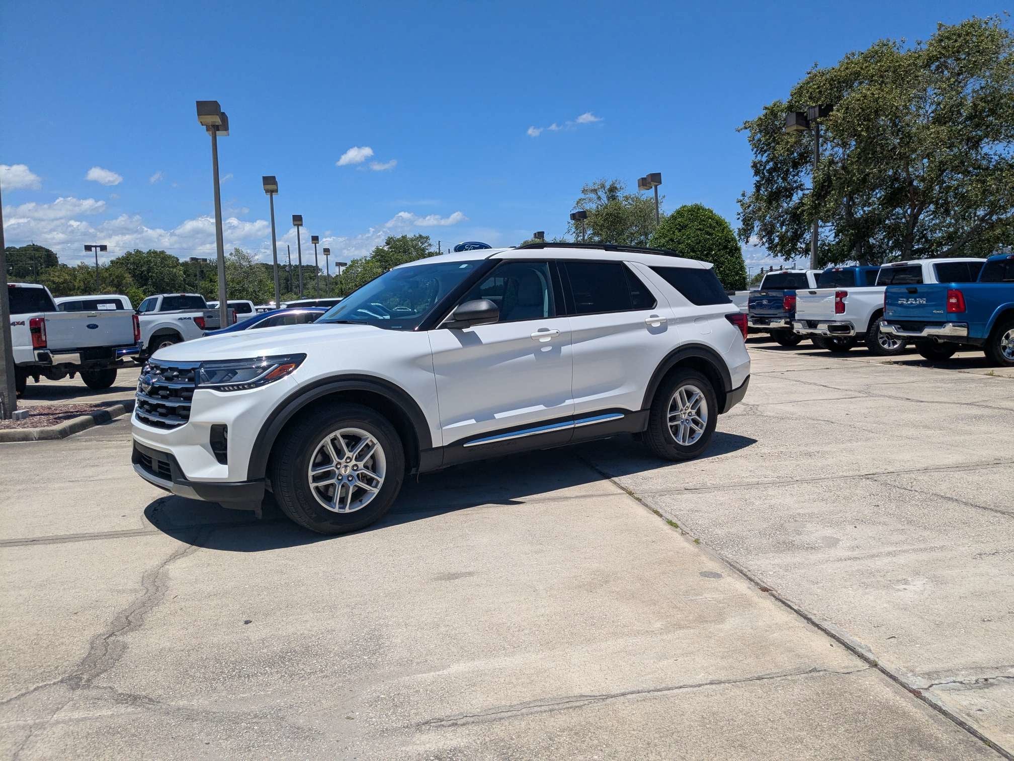 2025 Ford Explorer Active