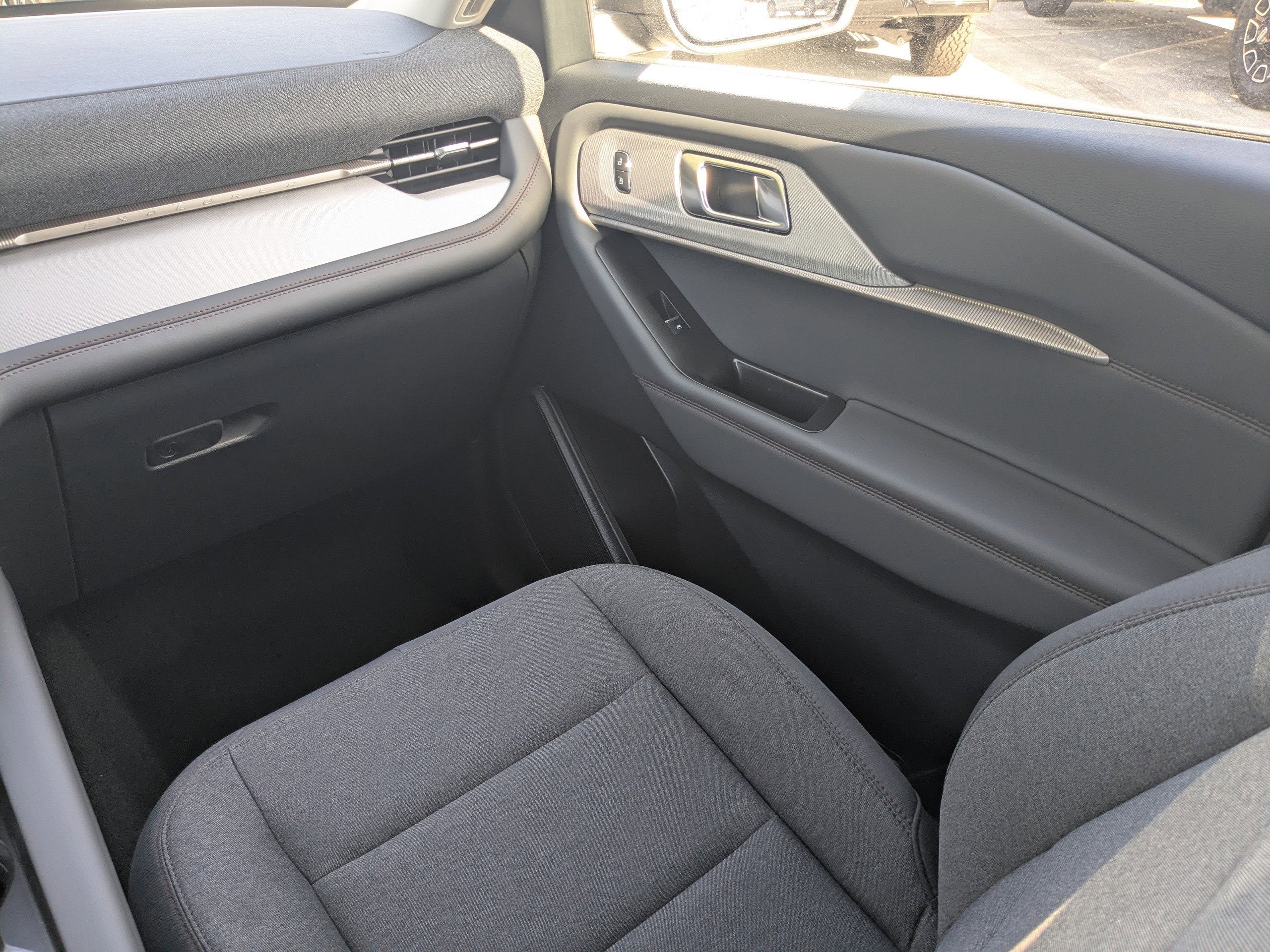 2026 Ford Explorer Active w/100A Pkg