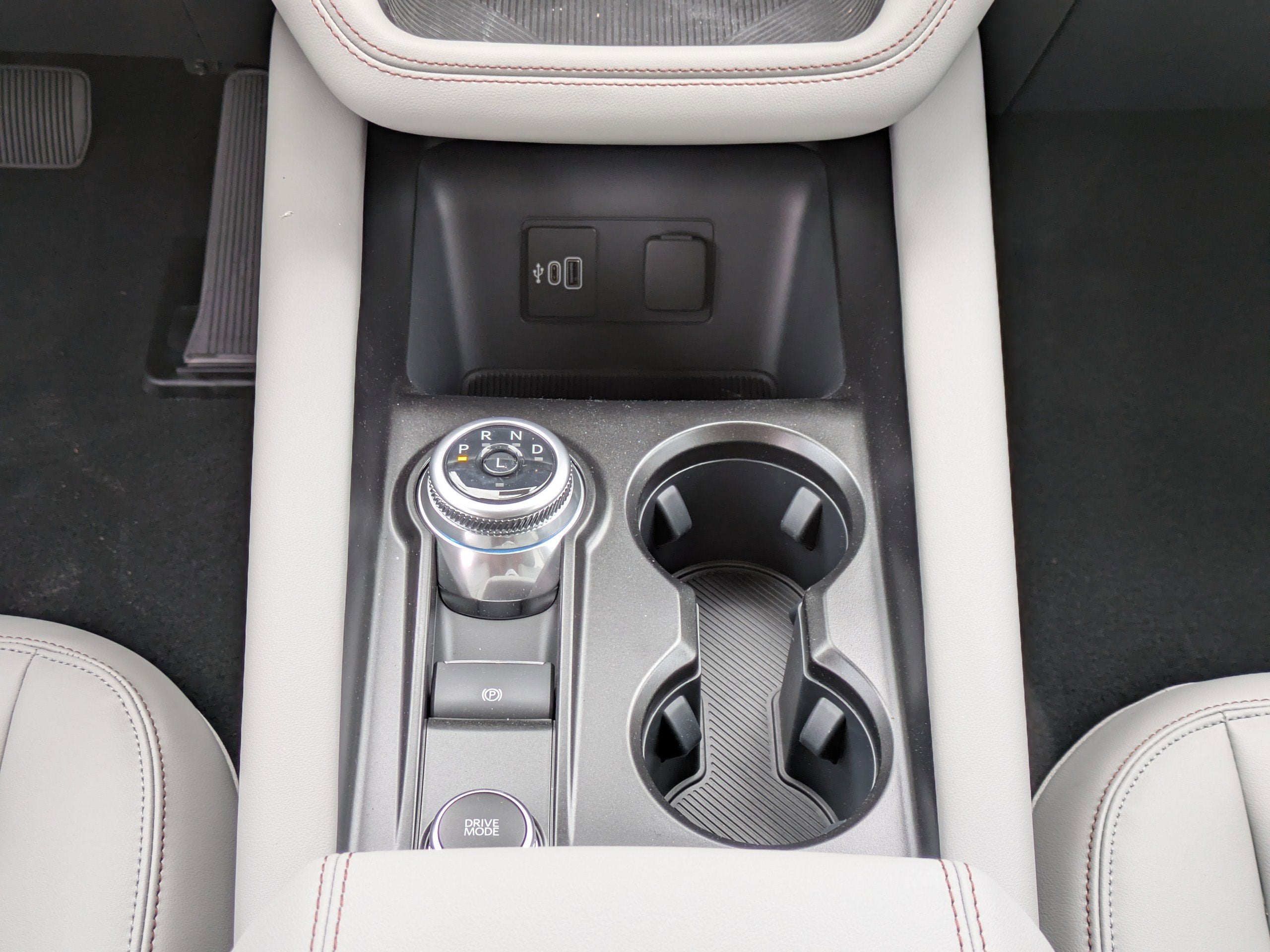 2026 Ford Explorer Active w/100A Pkg