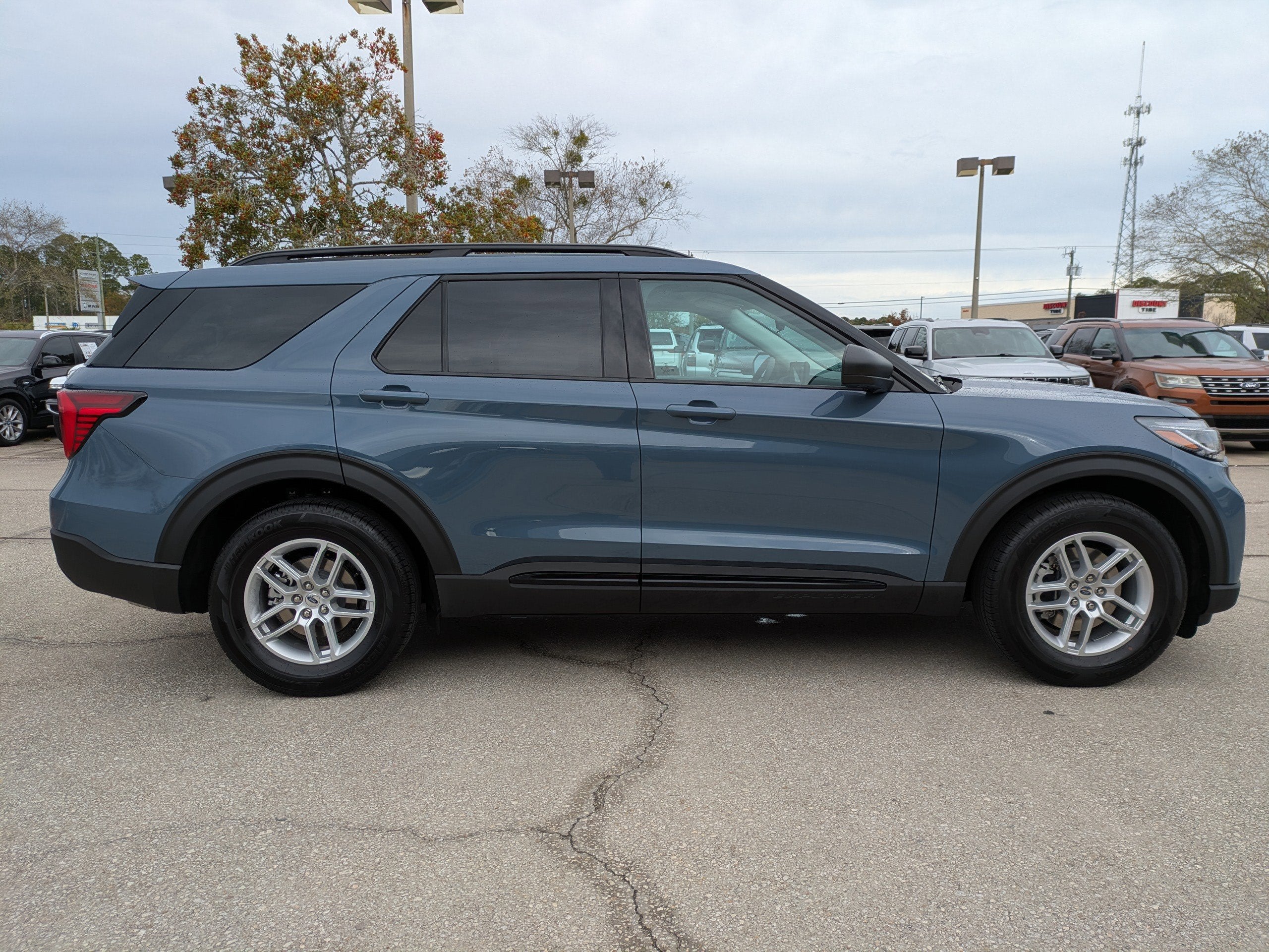 2026 Ford Explorer Active w/100A Pkg
