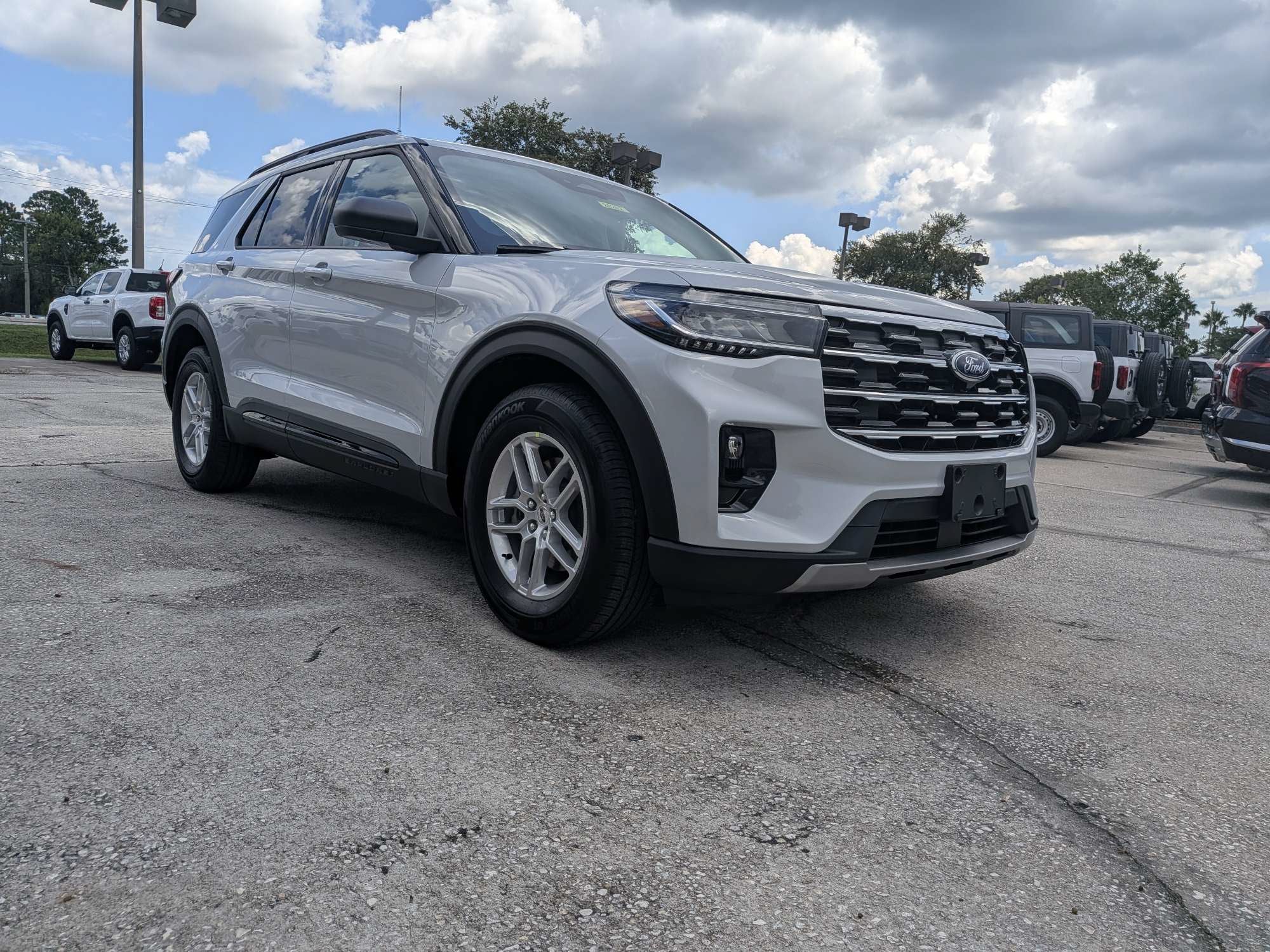 2026 Ford Explorer Active w/200A Pkg