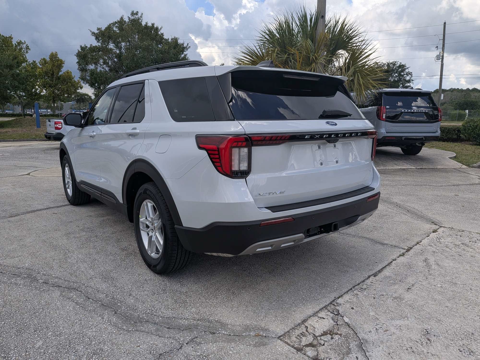 2026 Ford Explorer Active w/200A Pkg