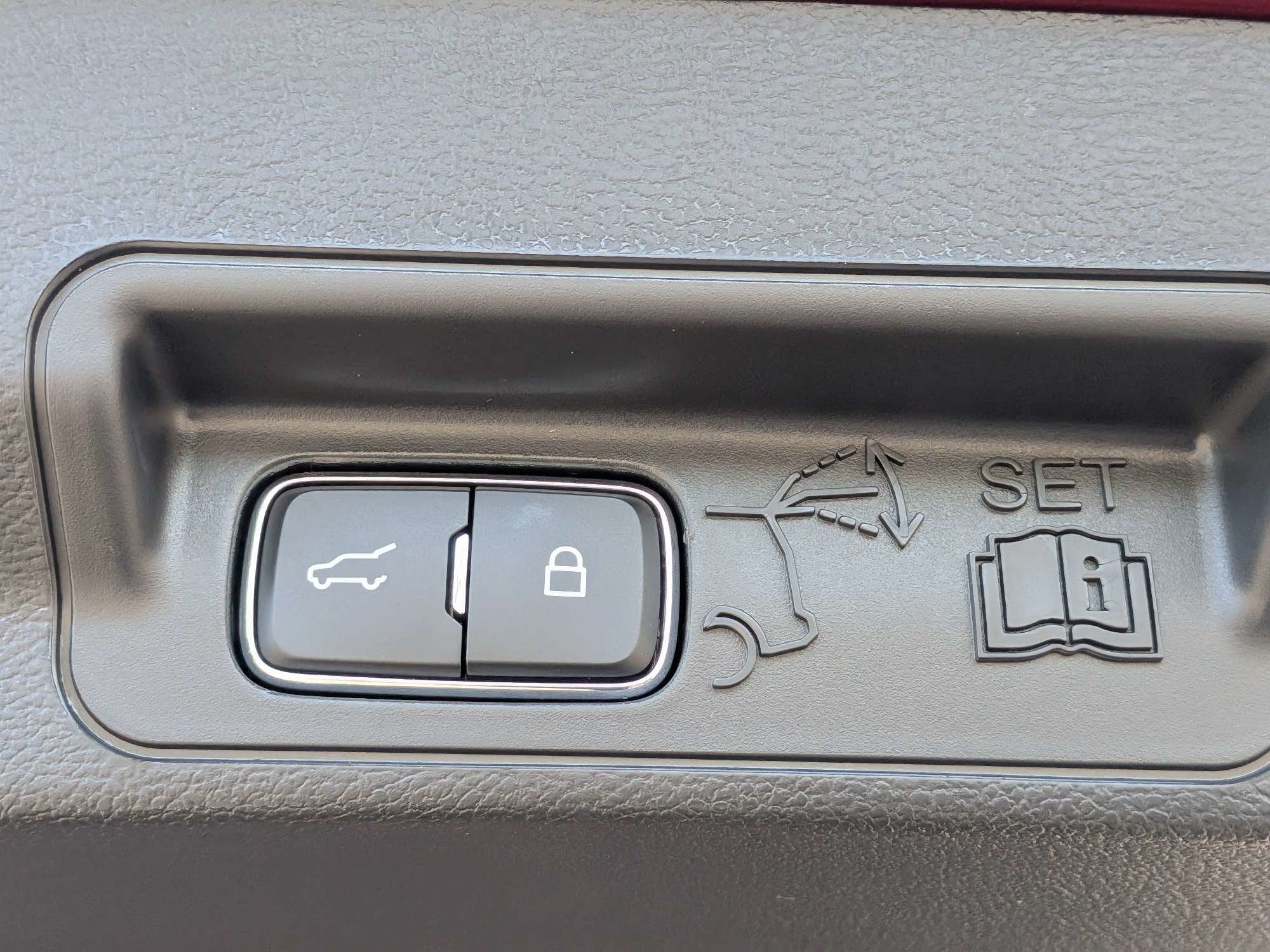 2027 Ford Explorer Active w/200A Pkg