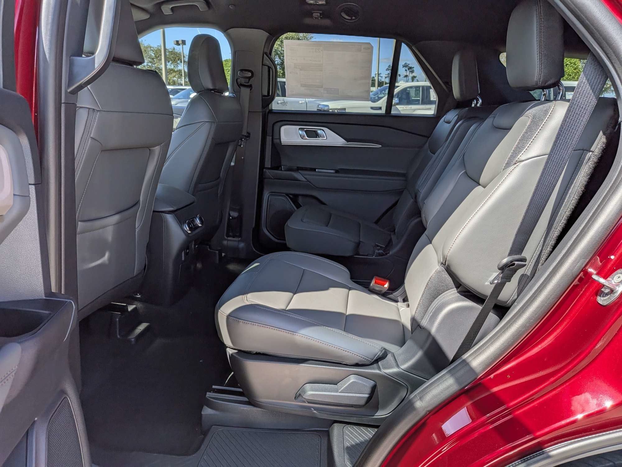 2027 Ford Explorer Active w/200A Pkg