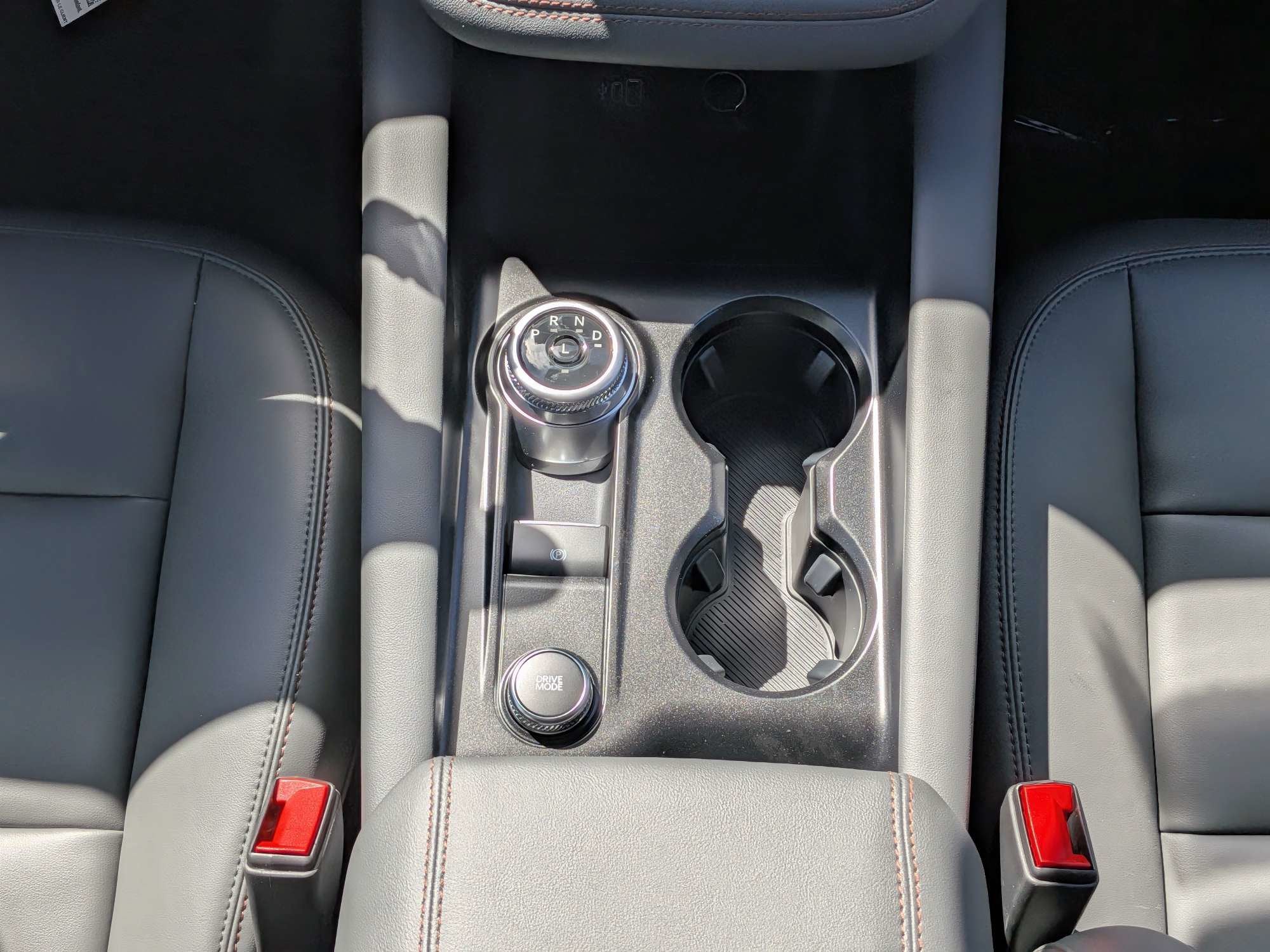 2027 Ford Explorer Active w/200A Pkg
