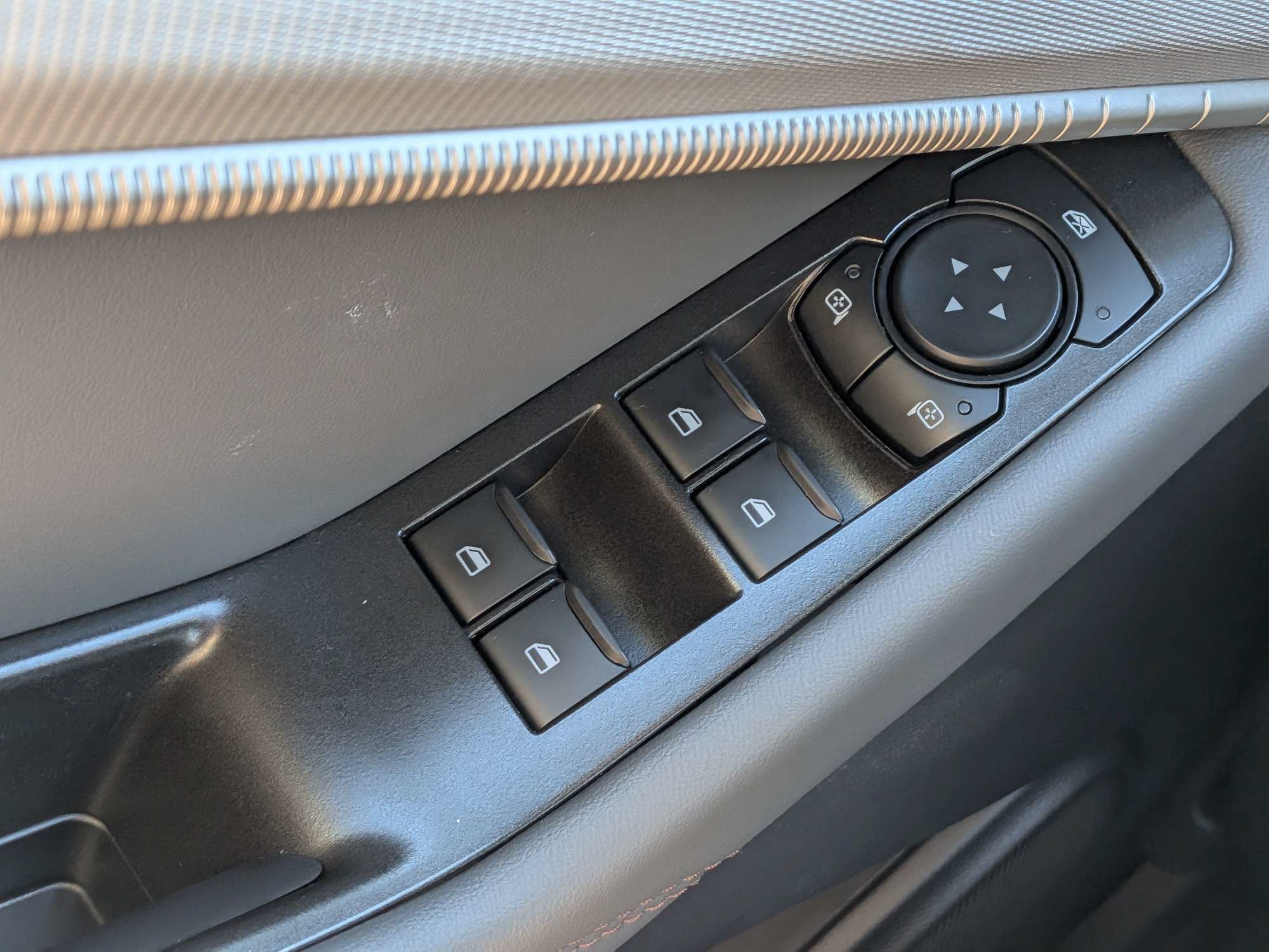 2027 Ford Explorer Active w/200A Pkg