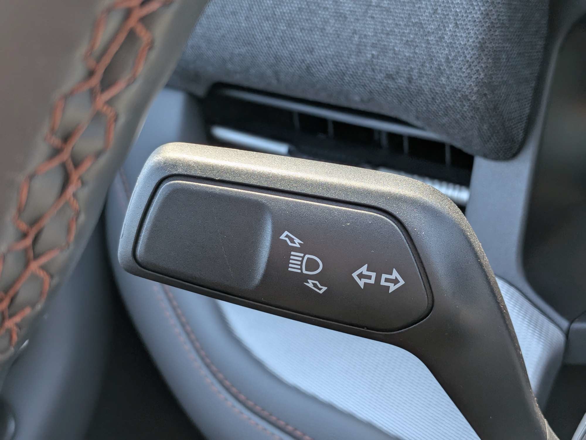 2027 Ford Explorer Active w/200A Pkg