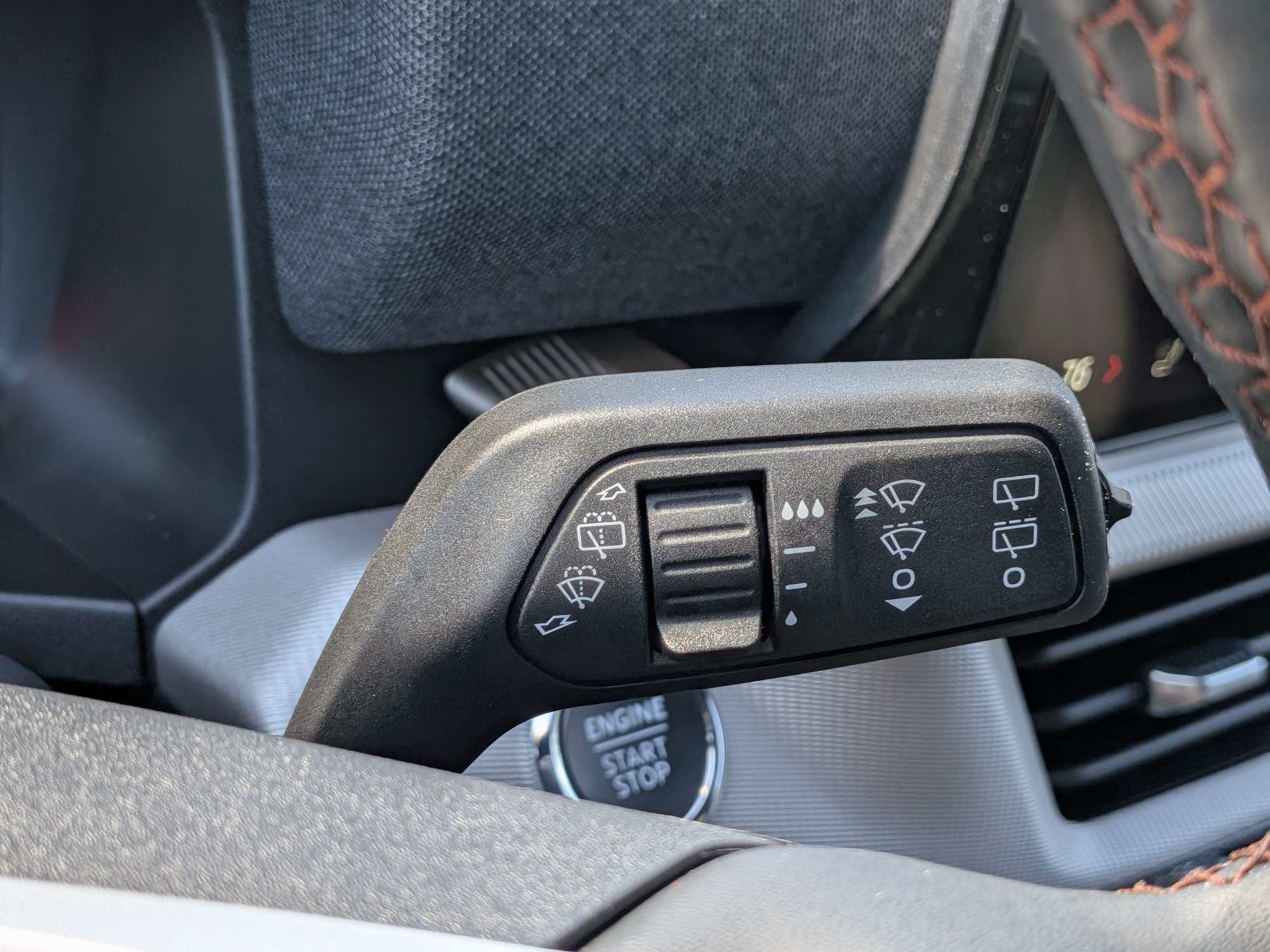 2027 Ford Explorer Active w/200A Pkg