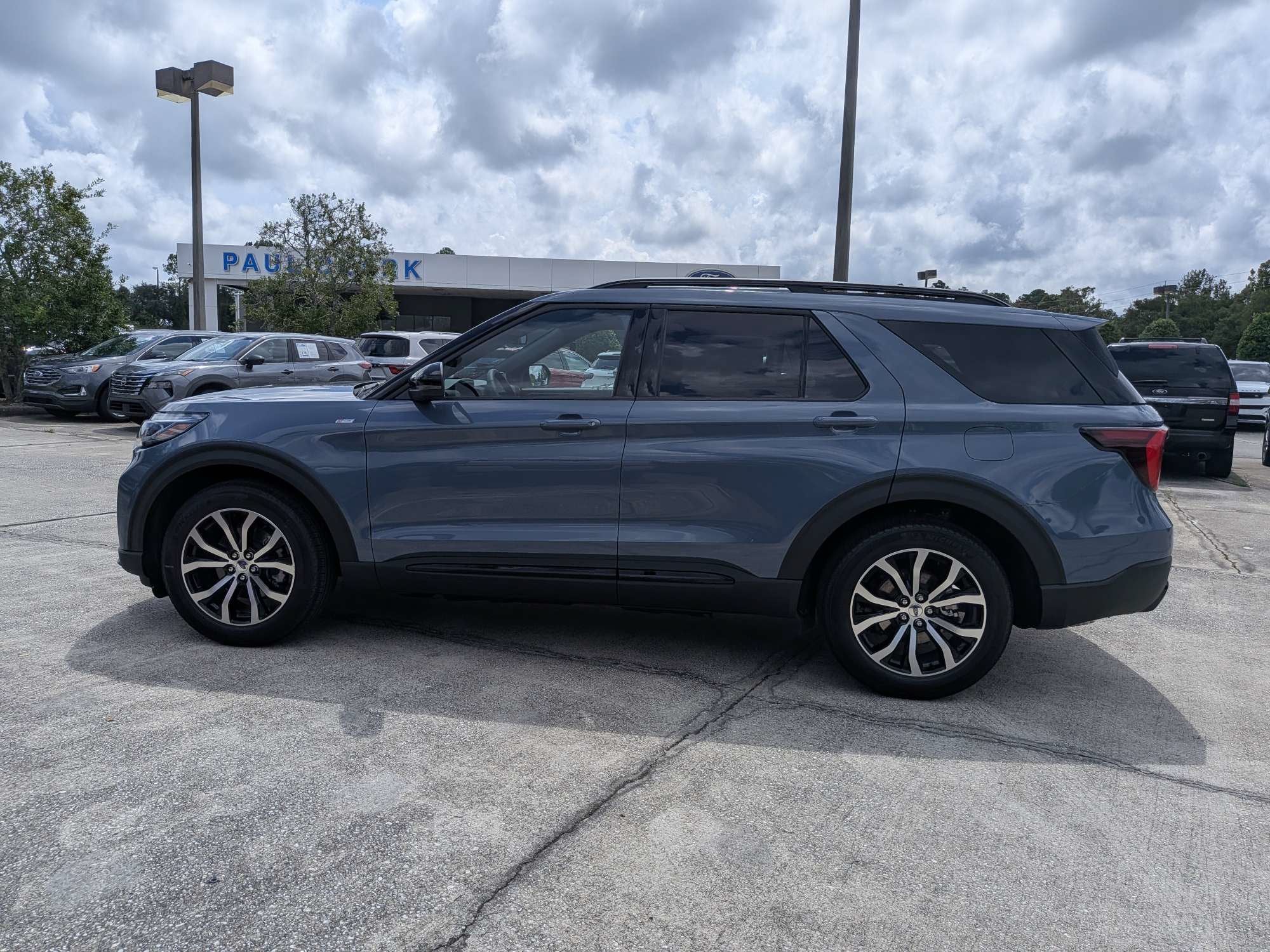 2026 Ford Explorer ST-Line