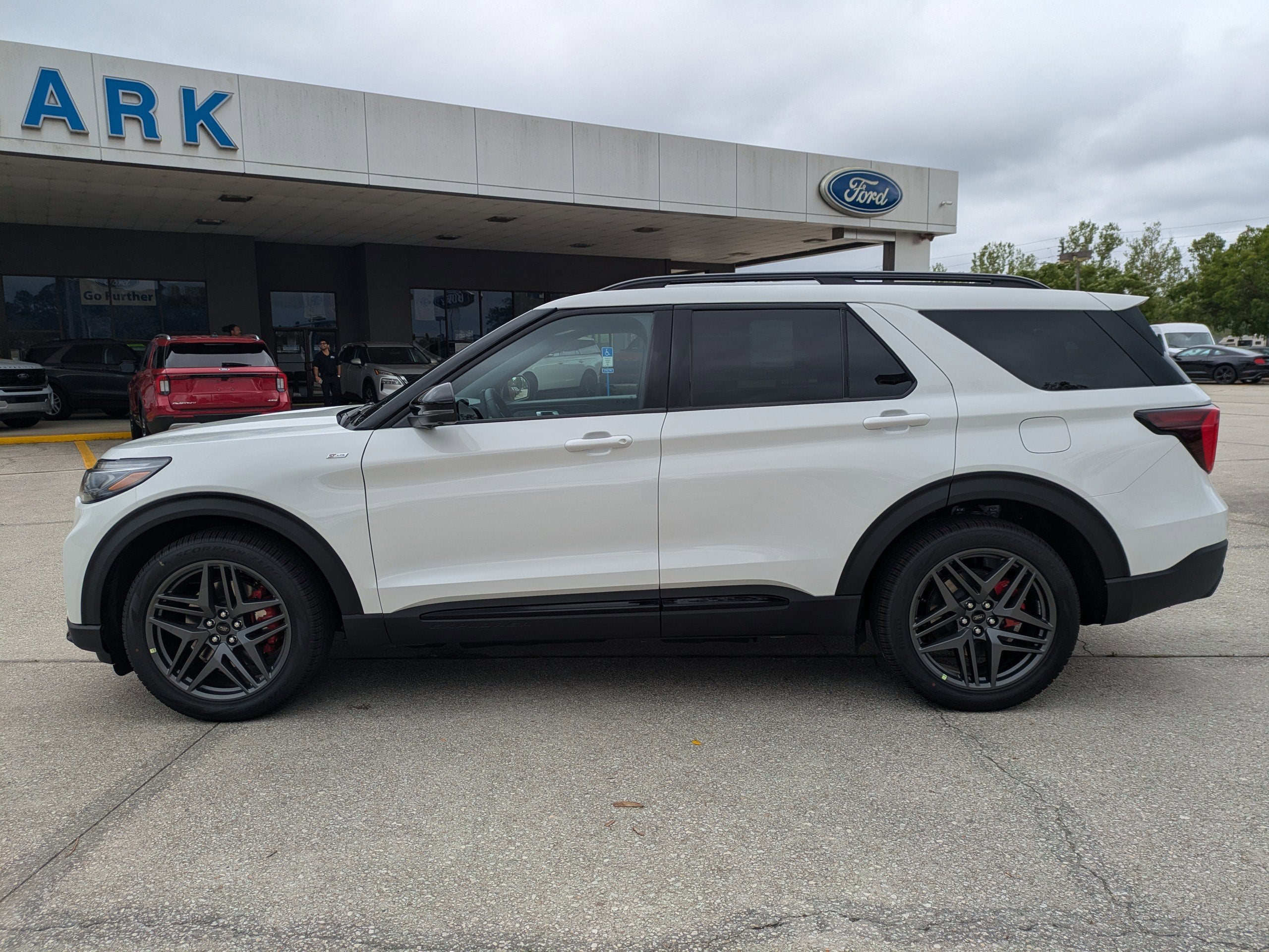 2026 Ford Explorer ST-Line