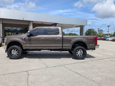 2017 Ford Super Duty F-250 SRW Lariat