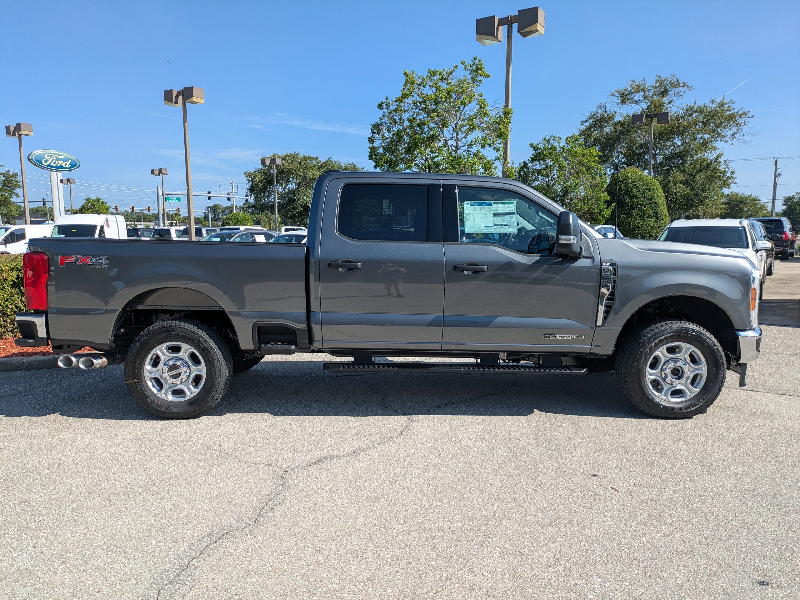 2025 Ford Super Duty F-250 SRW XLT