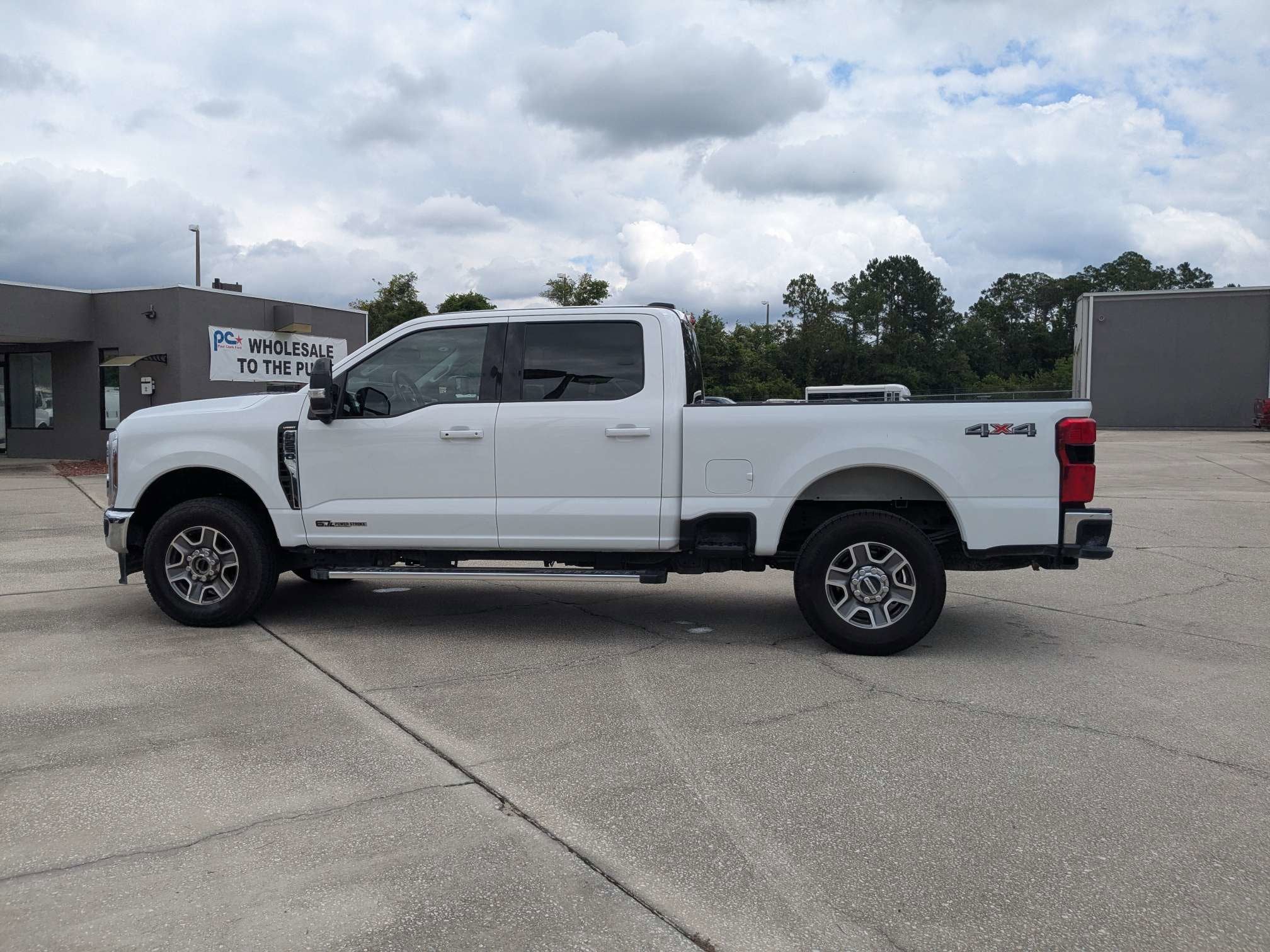 2026 Ford Super Duty F-250 SRW LARIAT