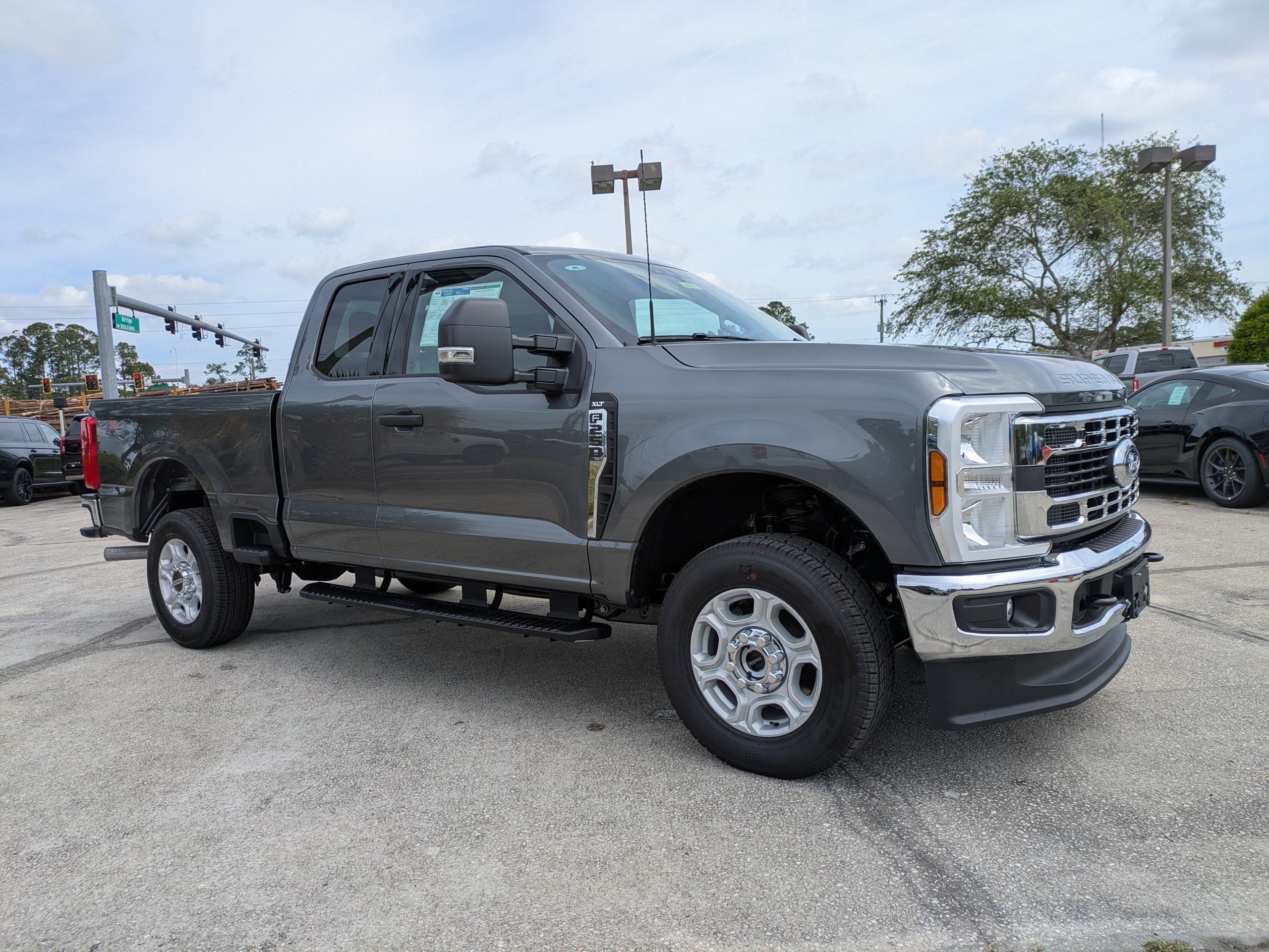 2026 Ford Super Duty F-250 SRW XLT