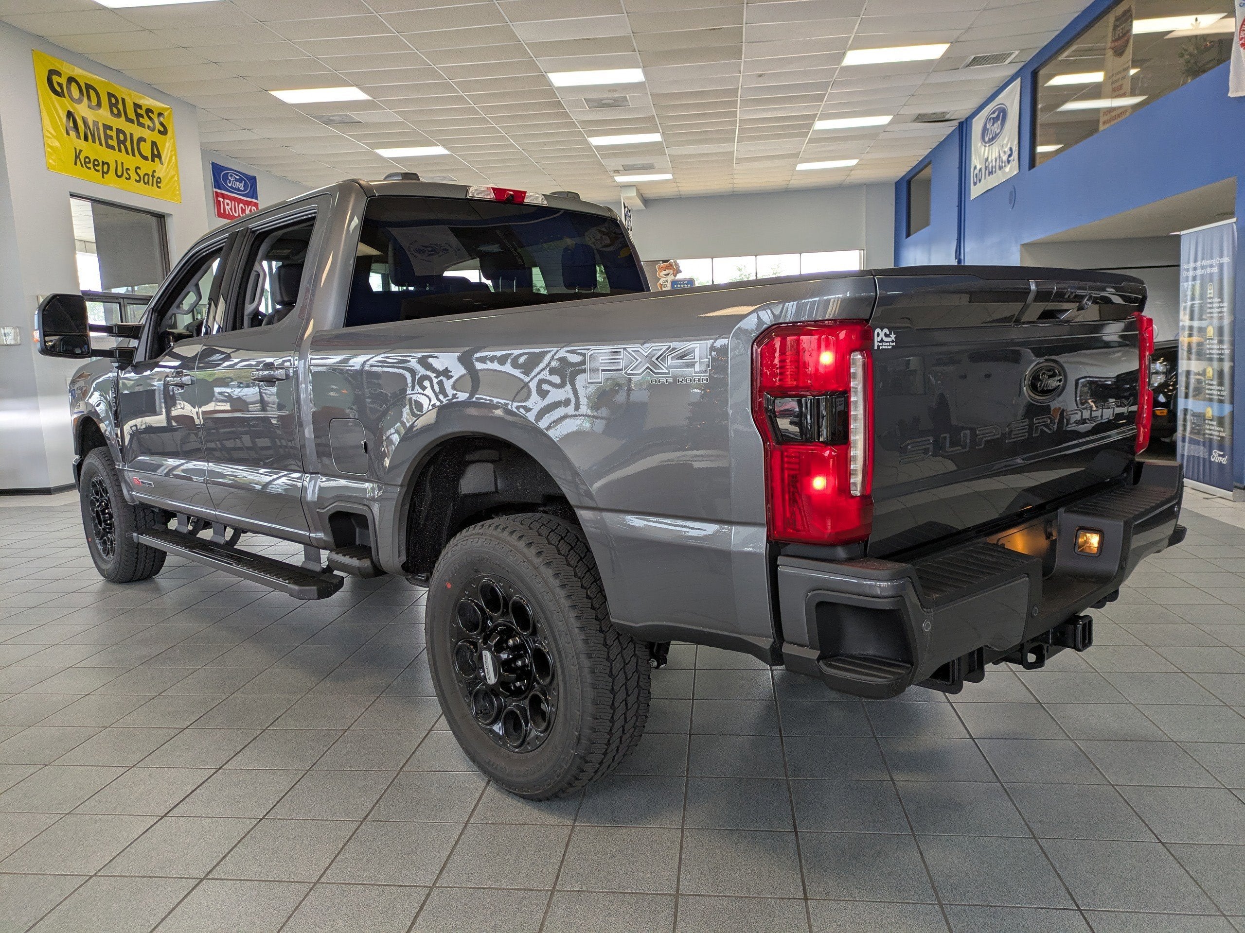 2026 Ford Super Duty F-250 SRW LARIAT