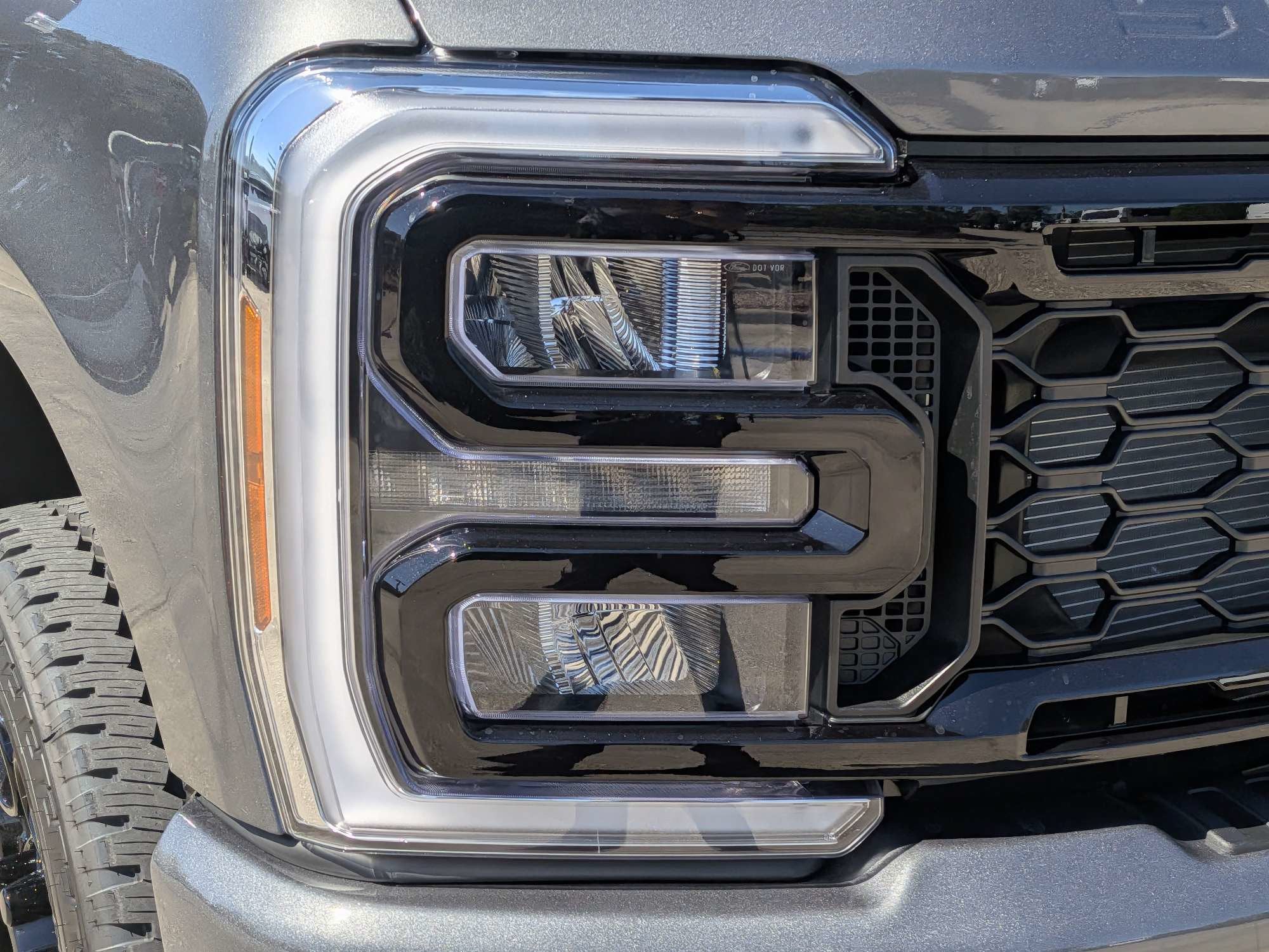 2027 Ford Super Duty F-250 SRW F-250® Lariat®