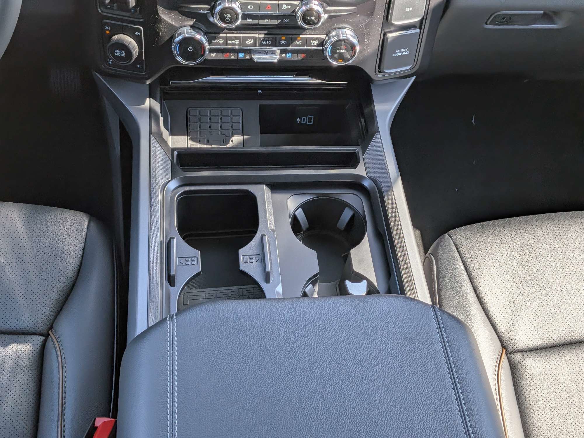 2027 Ford Super Duty F-250 SRW F-250® Lariat®