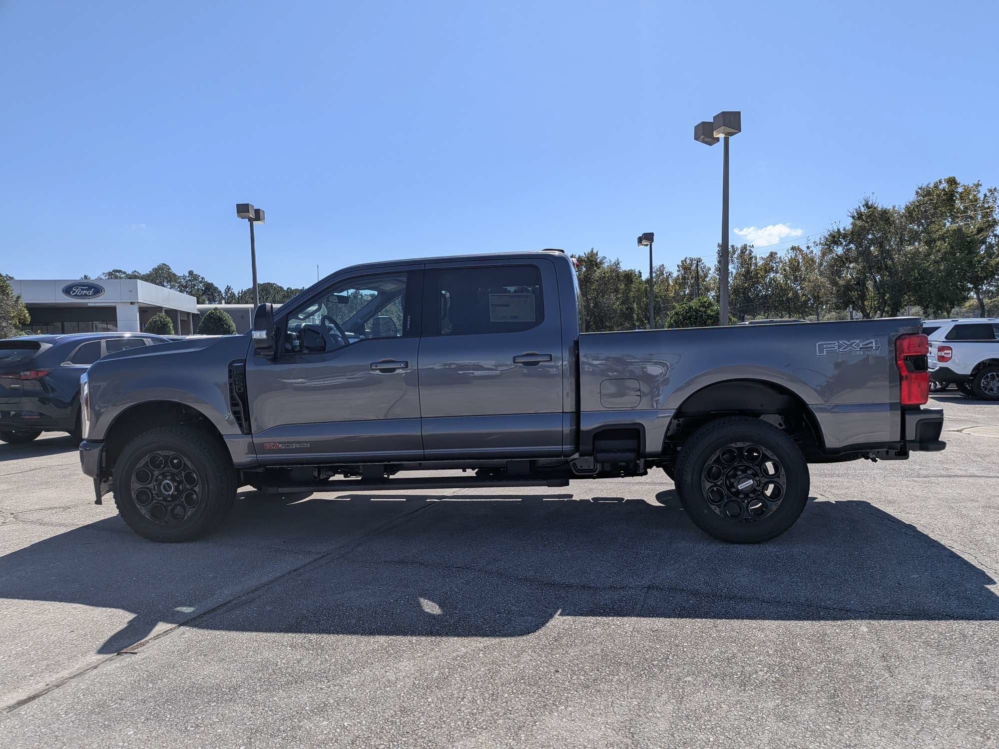 2027 Ford Super Duty F-250 SRW F-250® Lariat®