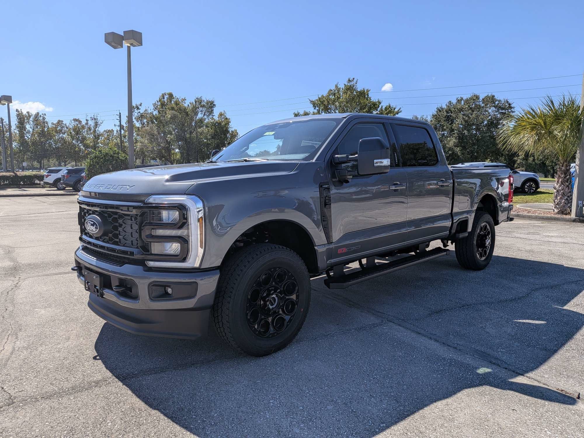 2027 Ford Super Duty F-250 SRW F-250® Lariat®