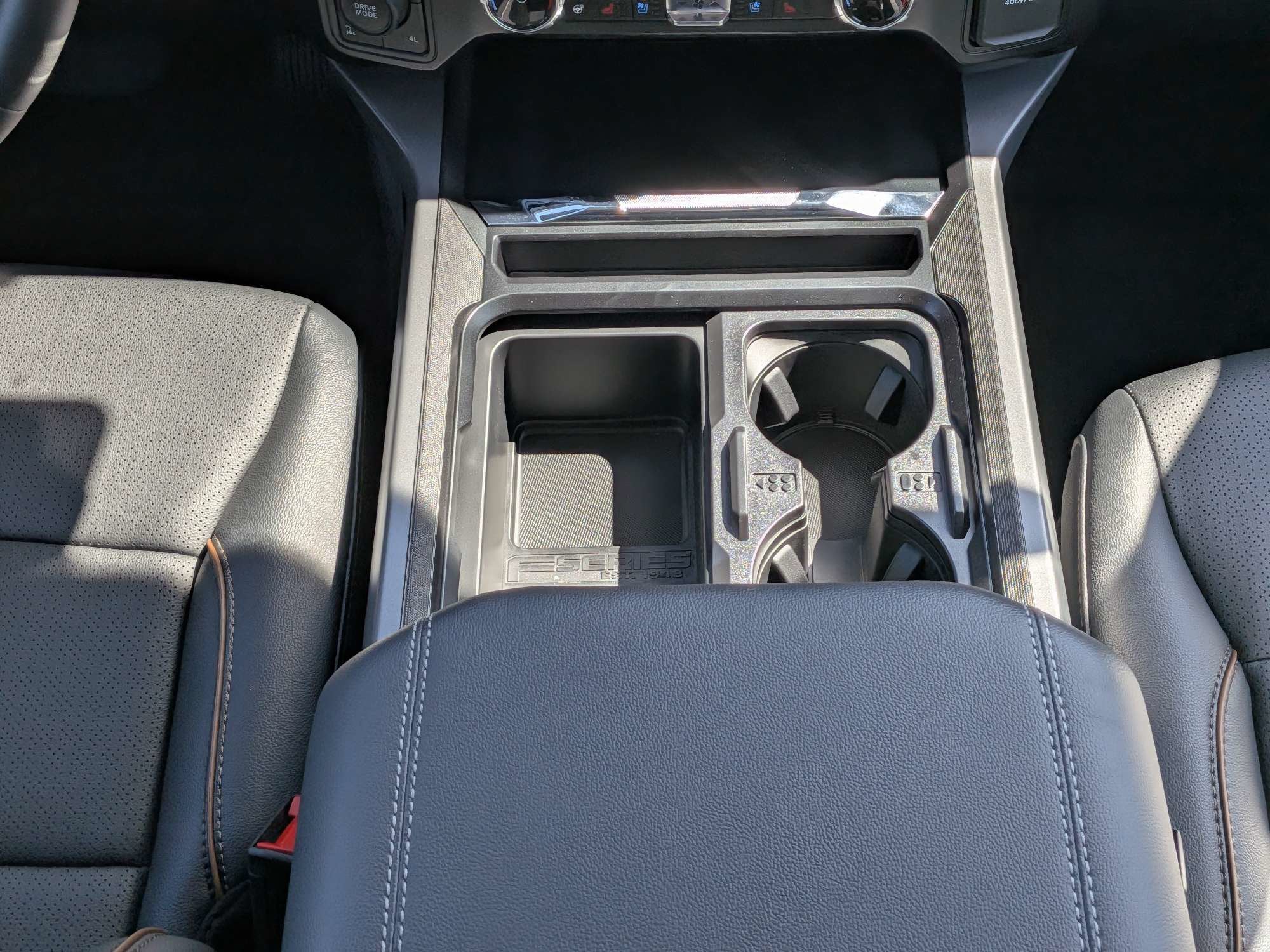 2027 Ford Super Duty F-250 SRW LARIAT